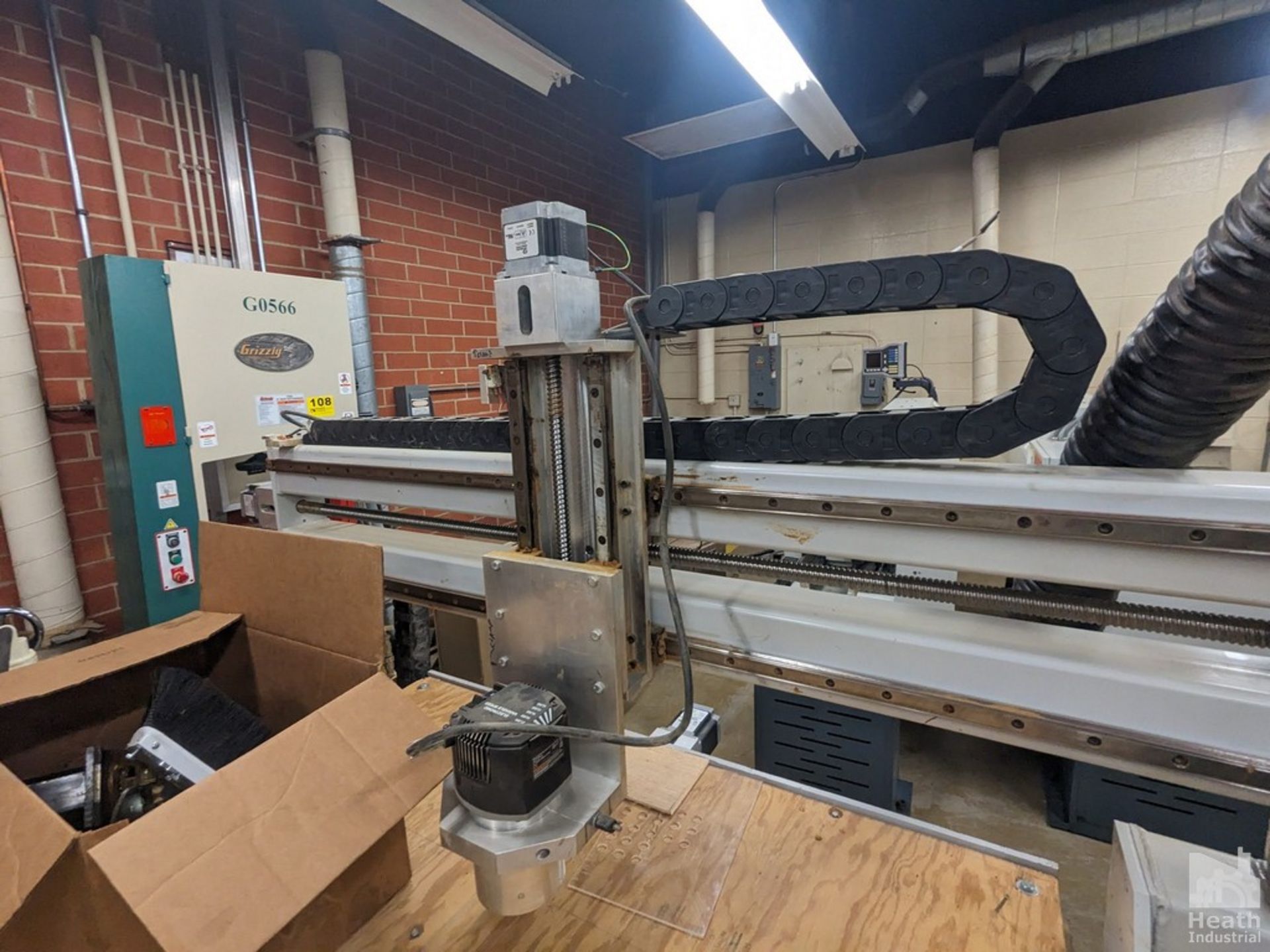 SABRE MODEL 3636 CNC WOOD ROUTER WITH PORTABLE TABLE Loading Fee :$100 - Image 2 of 5