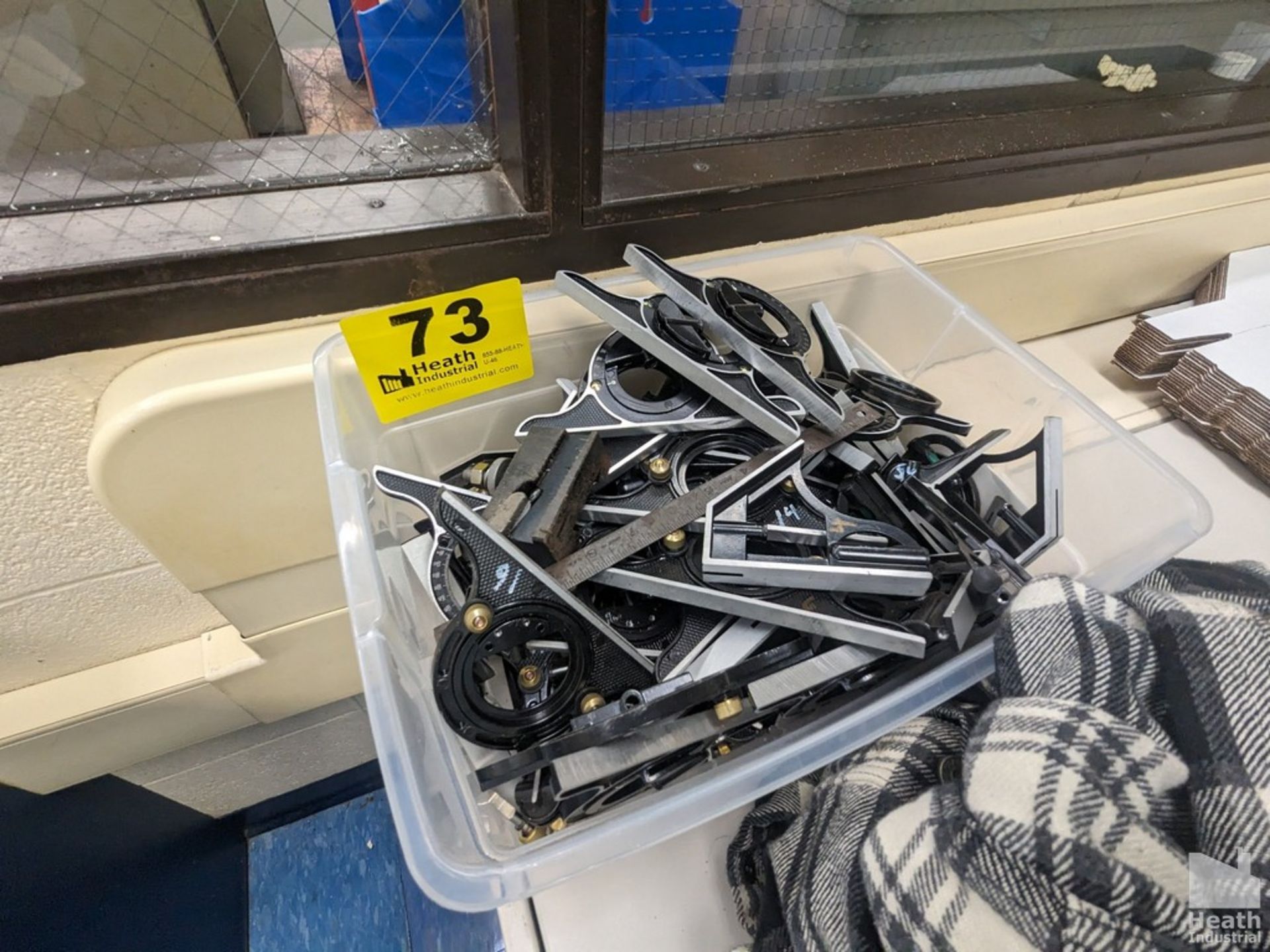 (1) BIN OF ASSORTED COMPASSES Free Pickup In Hoffman Estates, Illinois