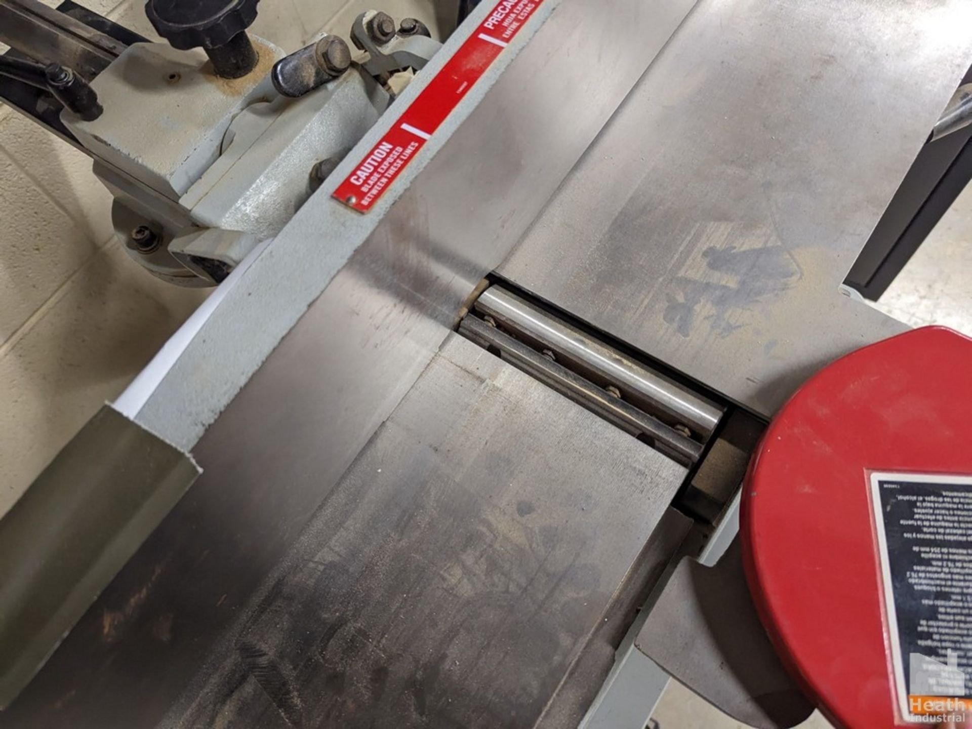 DELTA MODEL 37-866 6" JOINTER S/N 010923W3021 WITH MOBLE BASE Loading Fee :$125 - Image 2 of 5
