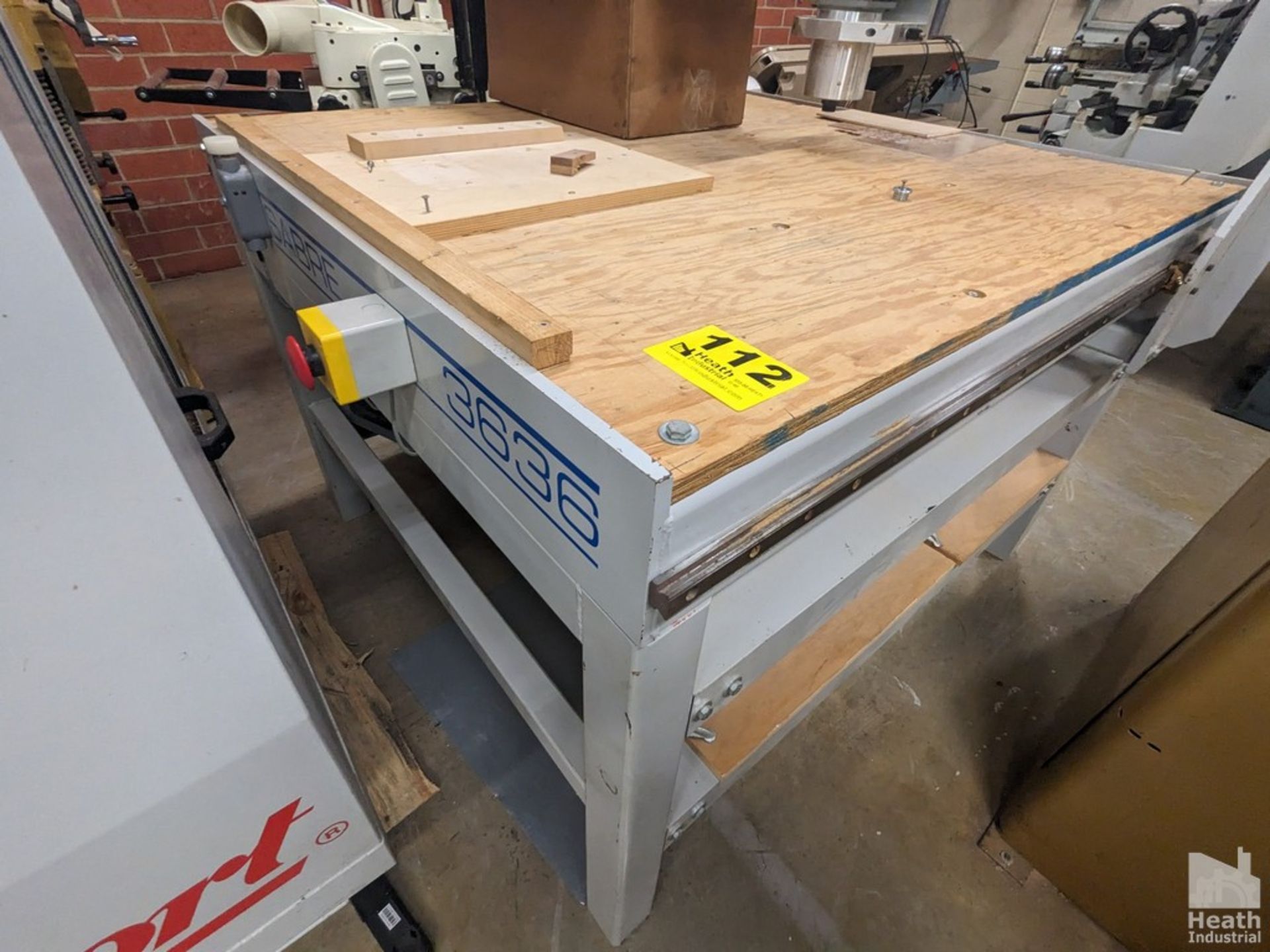 SABRE MODEL 3636 CNC WOOD ROUTER WITH PORTABLE TABLE Loading Fee :$100 - Image 4 of 5