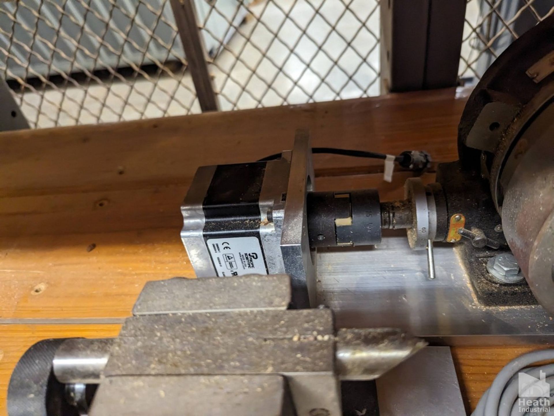GRIZZLY G1041 4TH AXIS WITH TAILSTOCK Loading Fee :$50 - Image 4 of 5