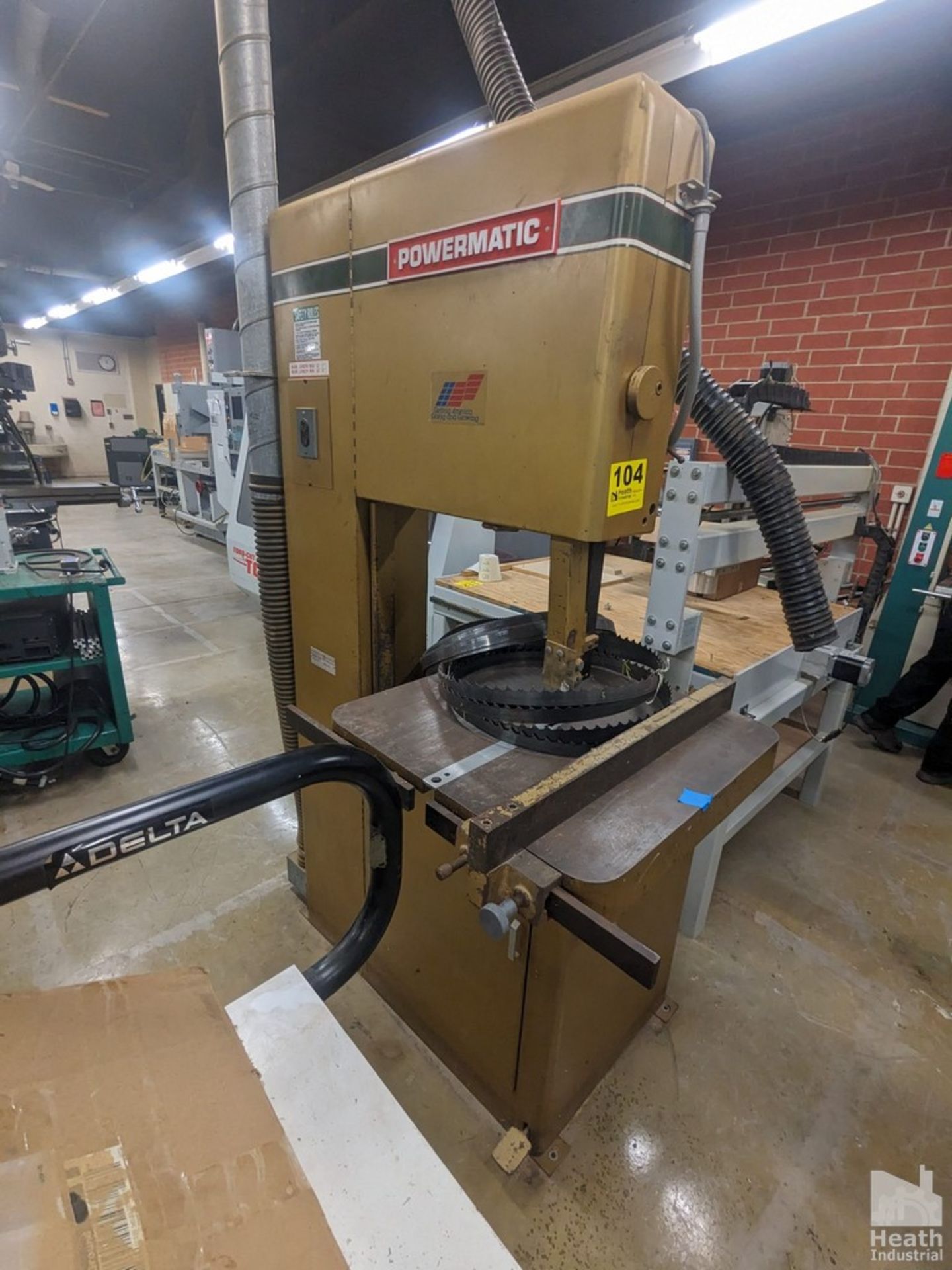 POWERMATIC MODEL 81 VERTICAL BANDSAW S/N 8281101 Loading Fee :$200