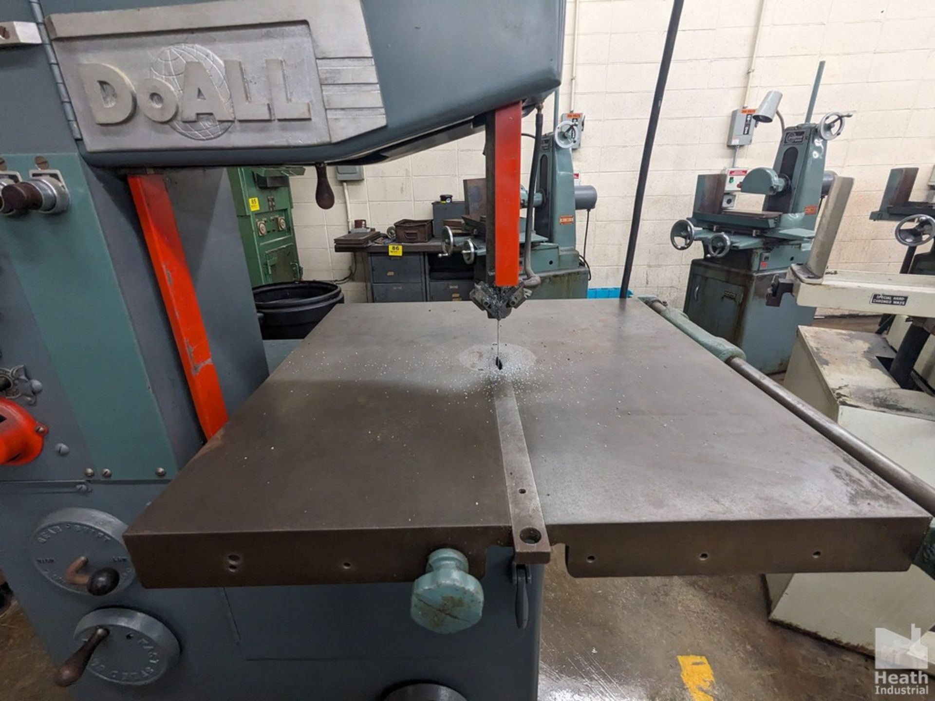 DOALL 16" MODEL 16-2 VERTICAL BAND SAW, S/N 45-55633 WITH BLADE WELDER Loading Fee :$150 - Image 7 of 8