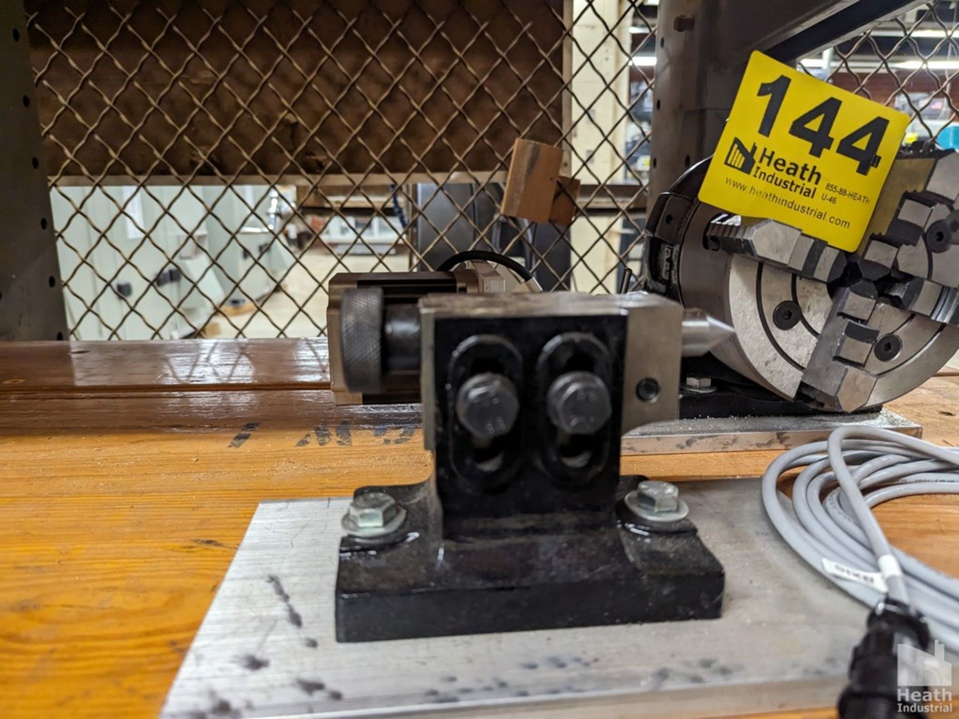 4TH AXIS WITH TAILSTOCK Loading Fee :$50 - Image 3 of 4