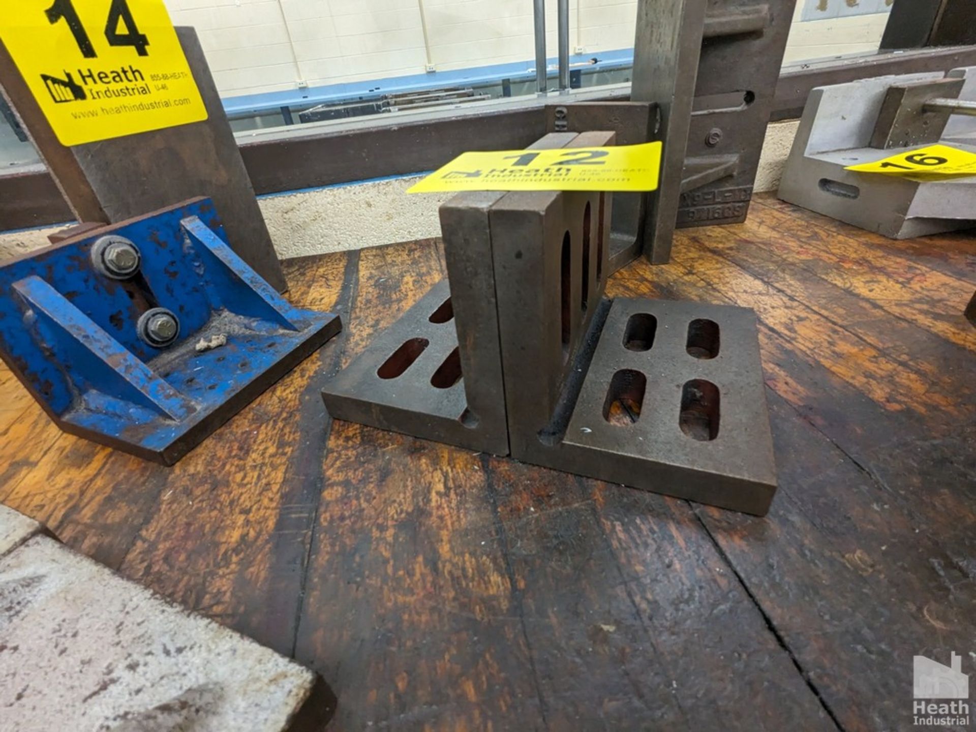 (2) 6" X 5" X 4.5" RIGHT ANGLE PLATES Free Pickup In Hoffman Estates, Illinois