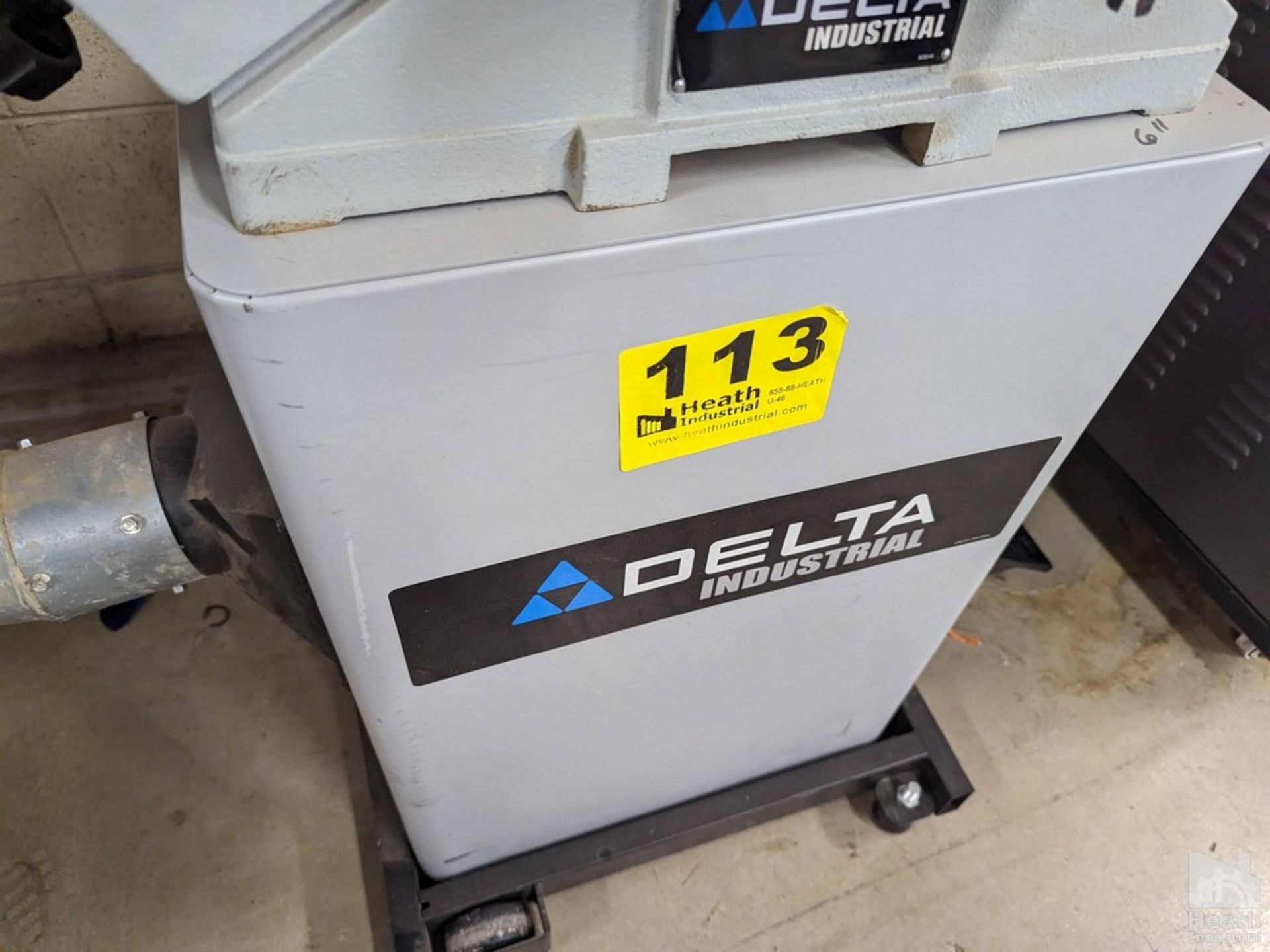 DELTA MODEL 37-866 6" JOINTER S/N 010923W3021 WITH MOBLE BASE Loading Fee :$125 - Image 4 of 5