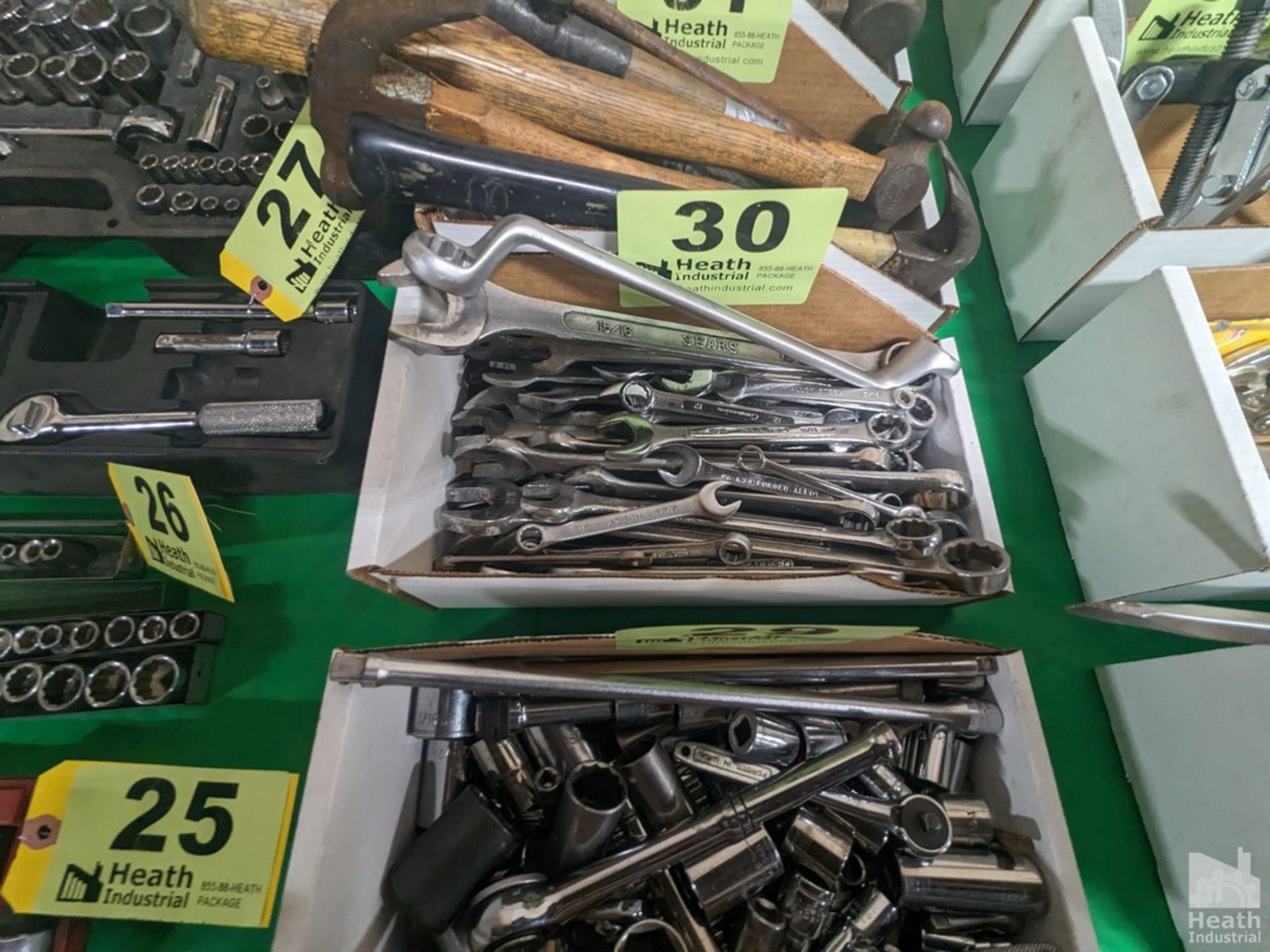 ASSORTED OPEN ADN CLOSED END WRENCHES