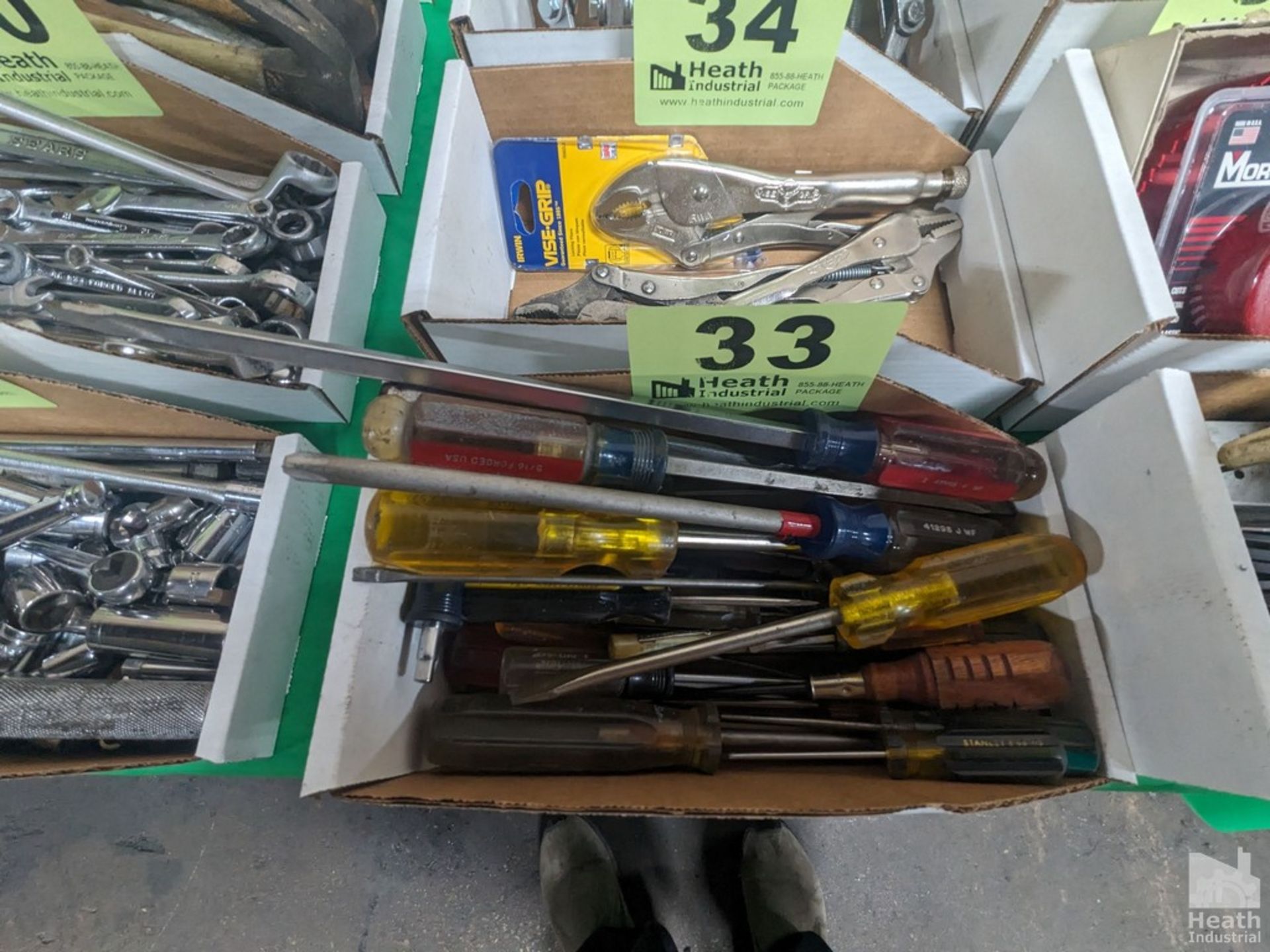 ASSORTED SCREWDRIVERS (PHILLIPS AND FLAT HEAD)