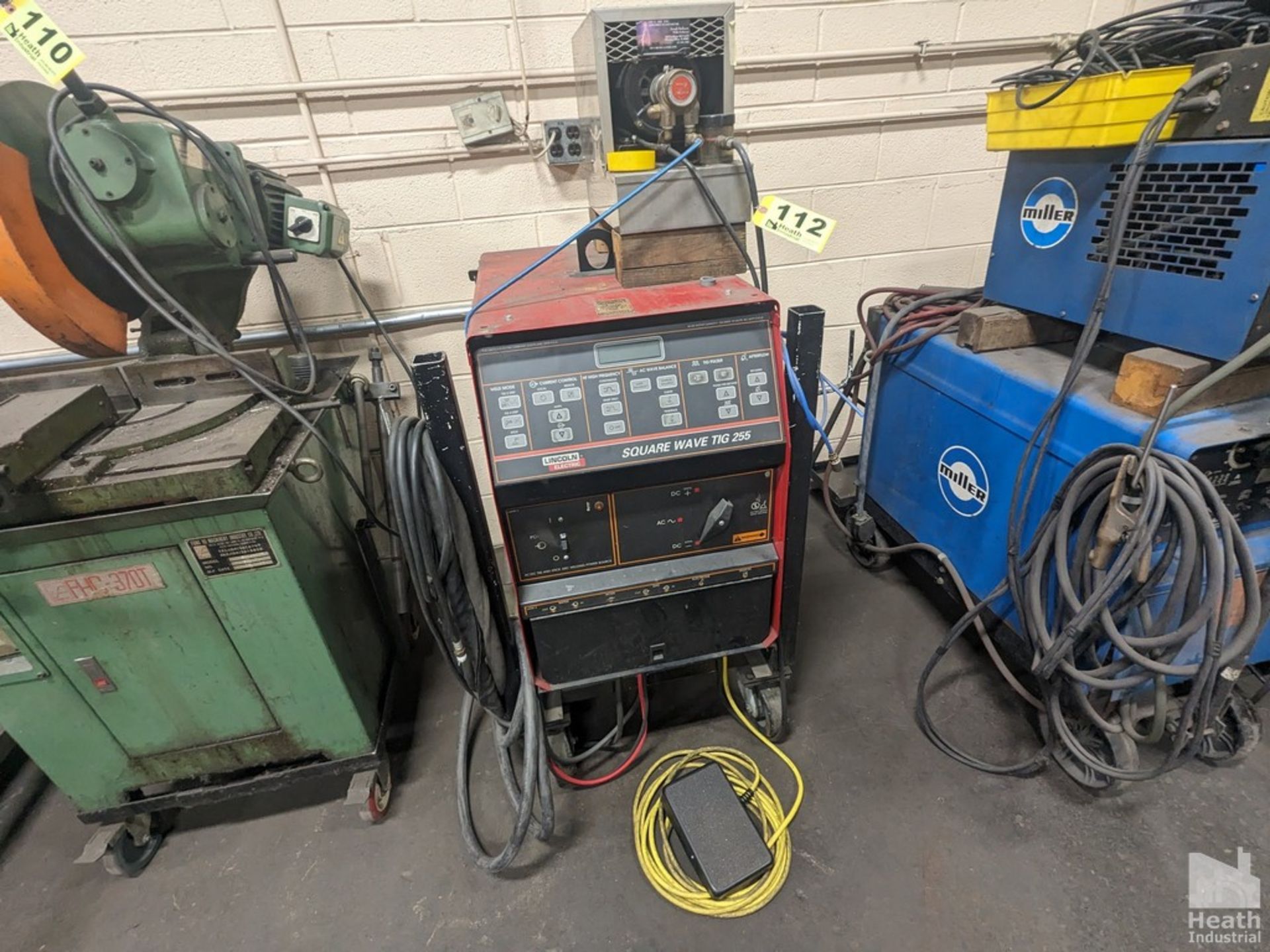 LINCOLN ELECTRIC SQUARE WAVE TIG 255 WELDER 10022-U1960105125 WITH TWECO TC900 WATER COOLER, FOOT