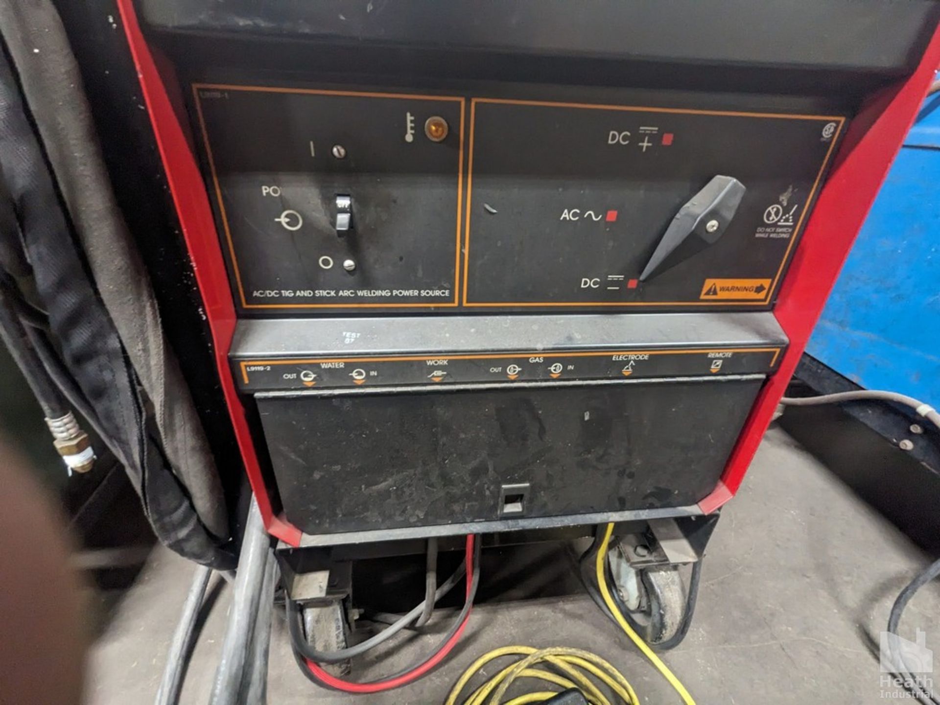 LINCOLN ELECTRIC SQUARE WAVE TIG 255 WELDER 10022-U1960105125 WITH TWECO TC900 WATER COOLER, FOOT - Bild 6 aus 6