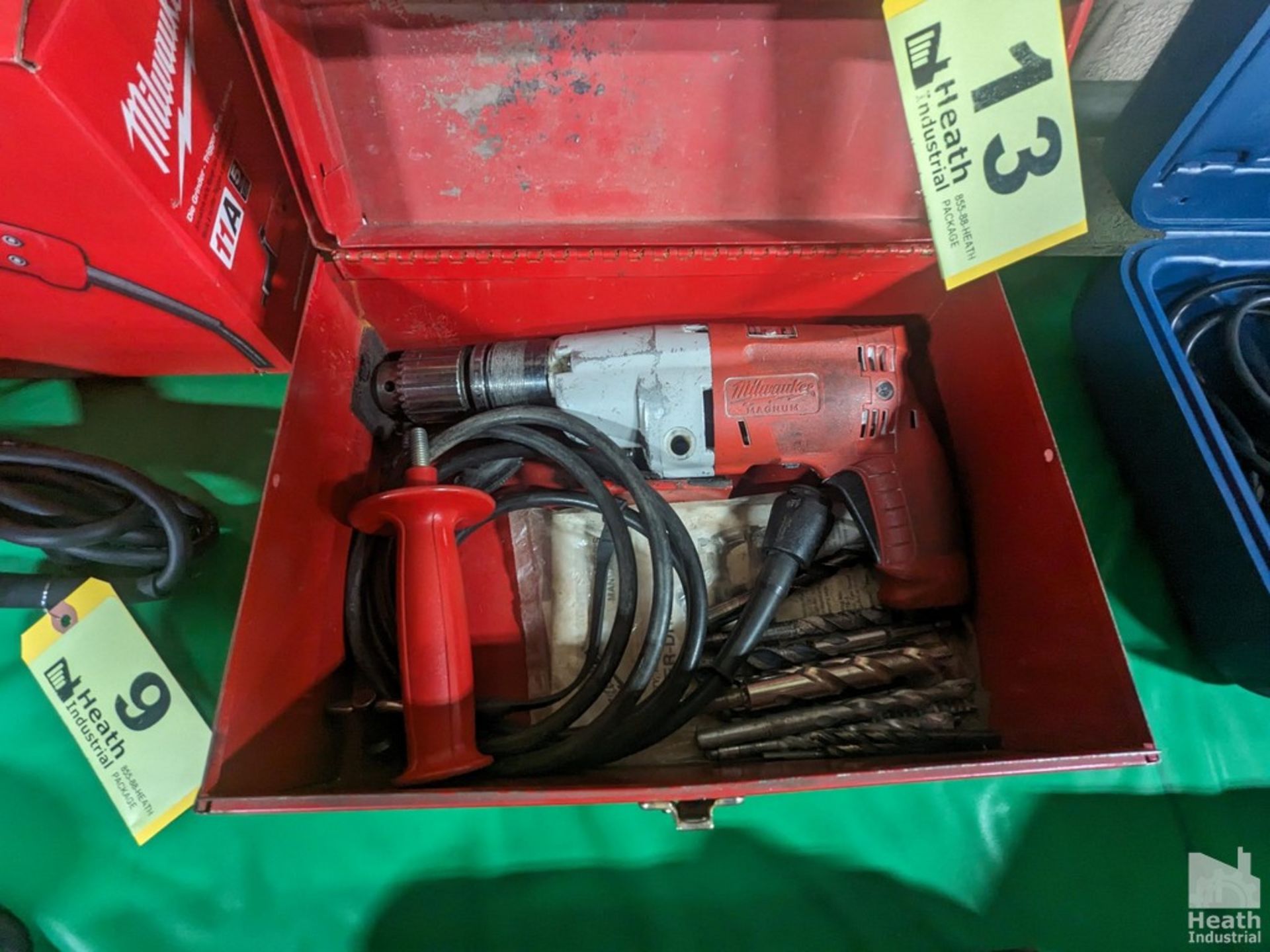 MILWAUKEE 5370-1 1/2" MAGNUM HAMMER DRILL WITH CASE - Image 2 of 2