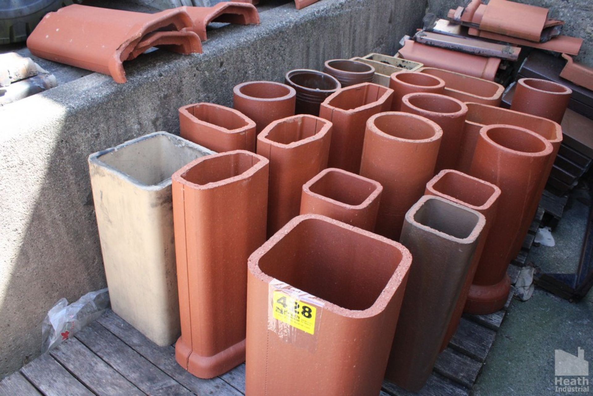 LARGE QUANTITY OF CLAY FLUE PIPES