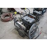 VANGUARD PRESSURE WASHER WITH BRIGGS & STRATTON ENGINE