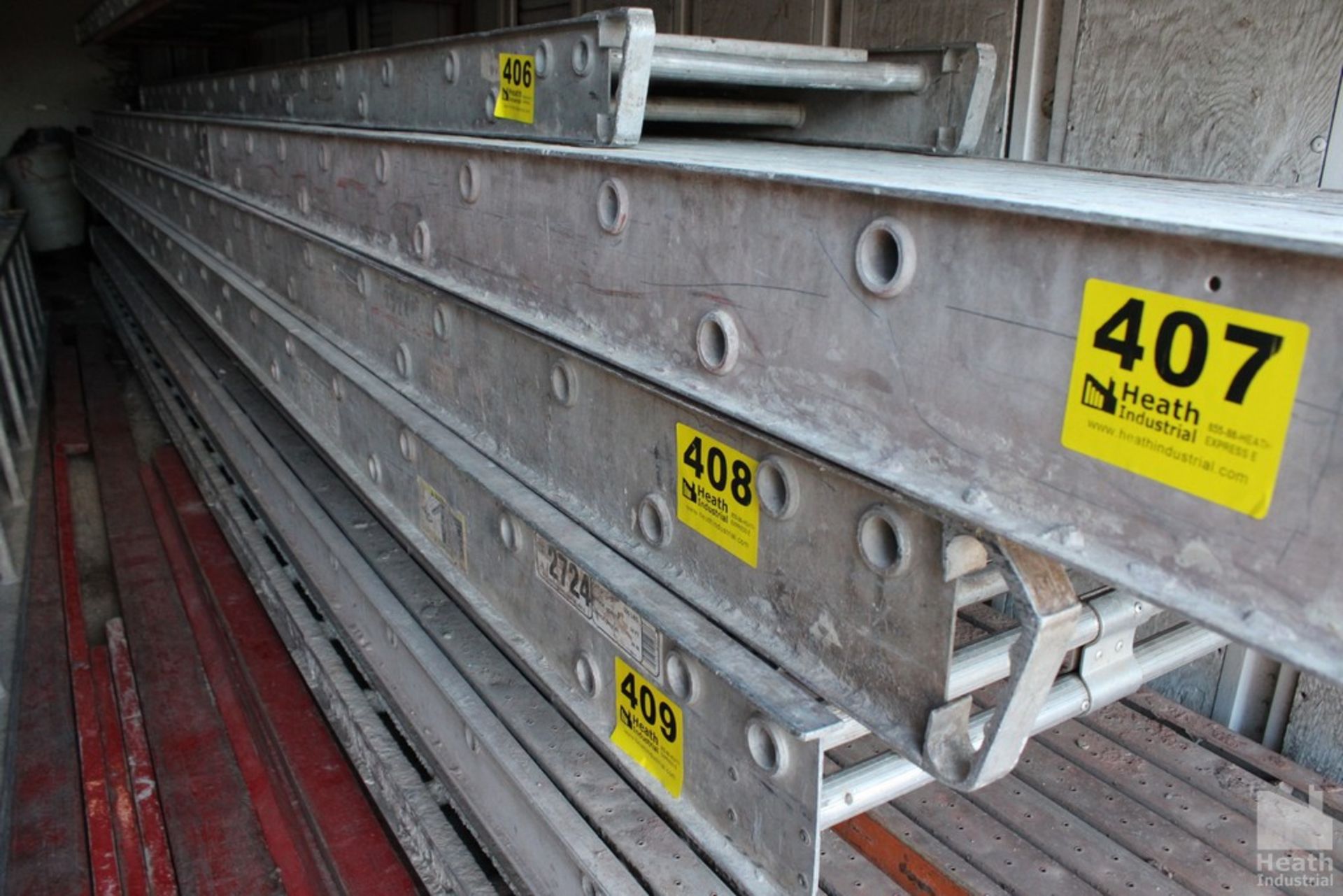 SECTION OF ALUMINUM SCAFFOLDING, 19" WIDE, 24FT. LONG