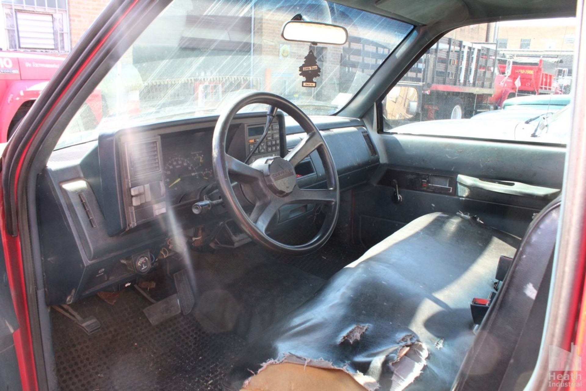 1994 CHEVROLET MODEL 2500 SIERRA PICK UP TRUCK: 1GCGC24K9RE115807, AUTOMATIC TRANSMISSION, - Image 5 of 8