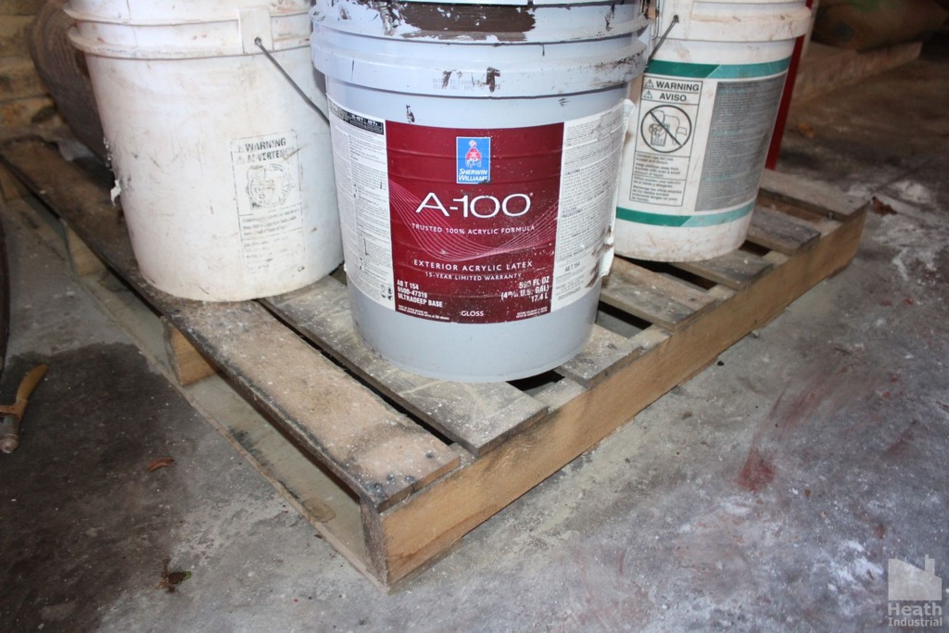 MASONRY CEMENT AND PAINT ON PALLET - Image 2 of 2