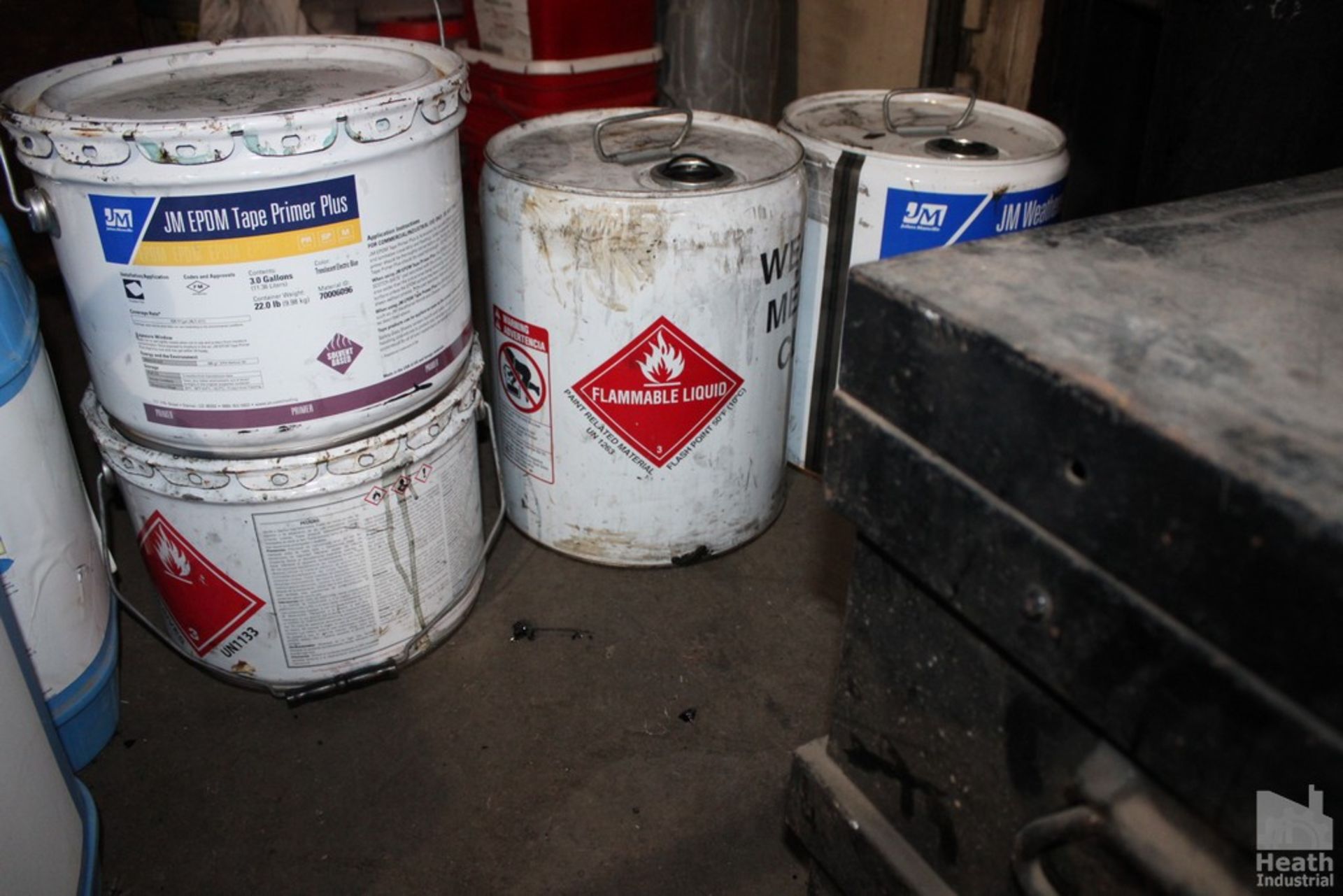 ASSORTED ROOFING SOLVENTS IN CONTAINERS - Image 3 of 3