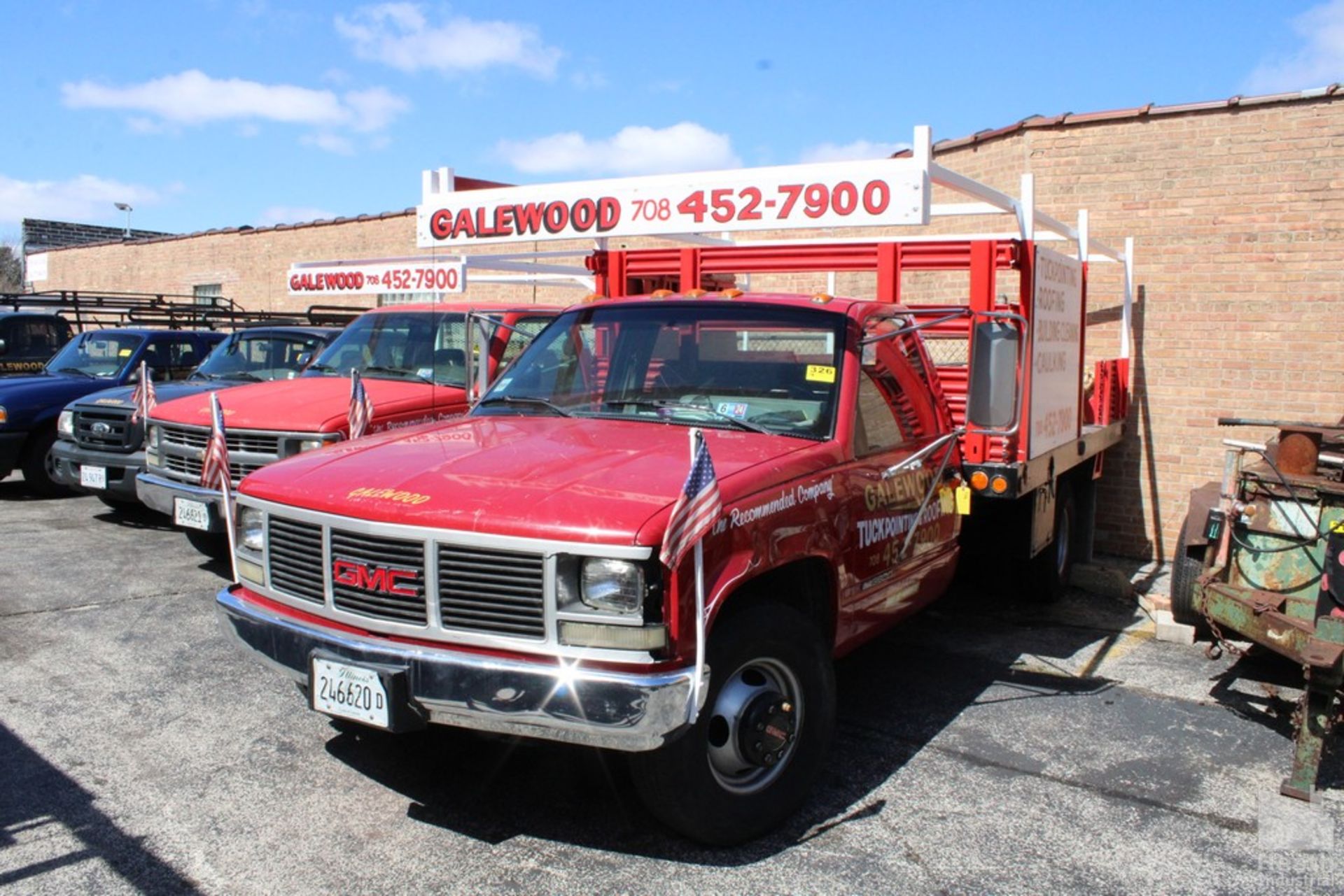 1991 GMC MODEL 3500 STAKE TRUCK, VIN: 1GDJC34K6ME507692, 12' STEEL DECK WITH REMOVABLE GUARDS,