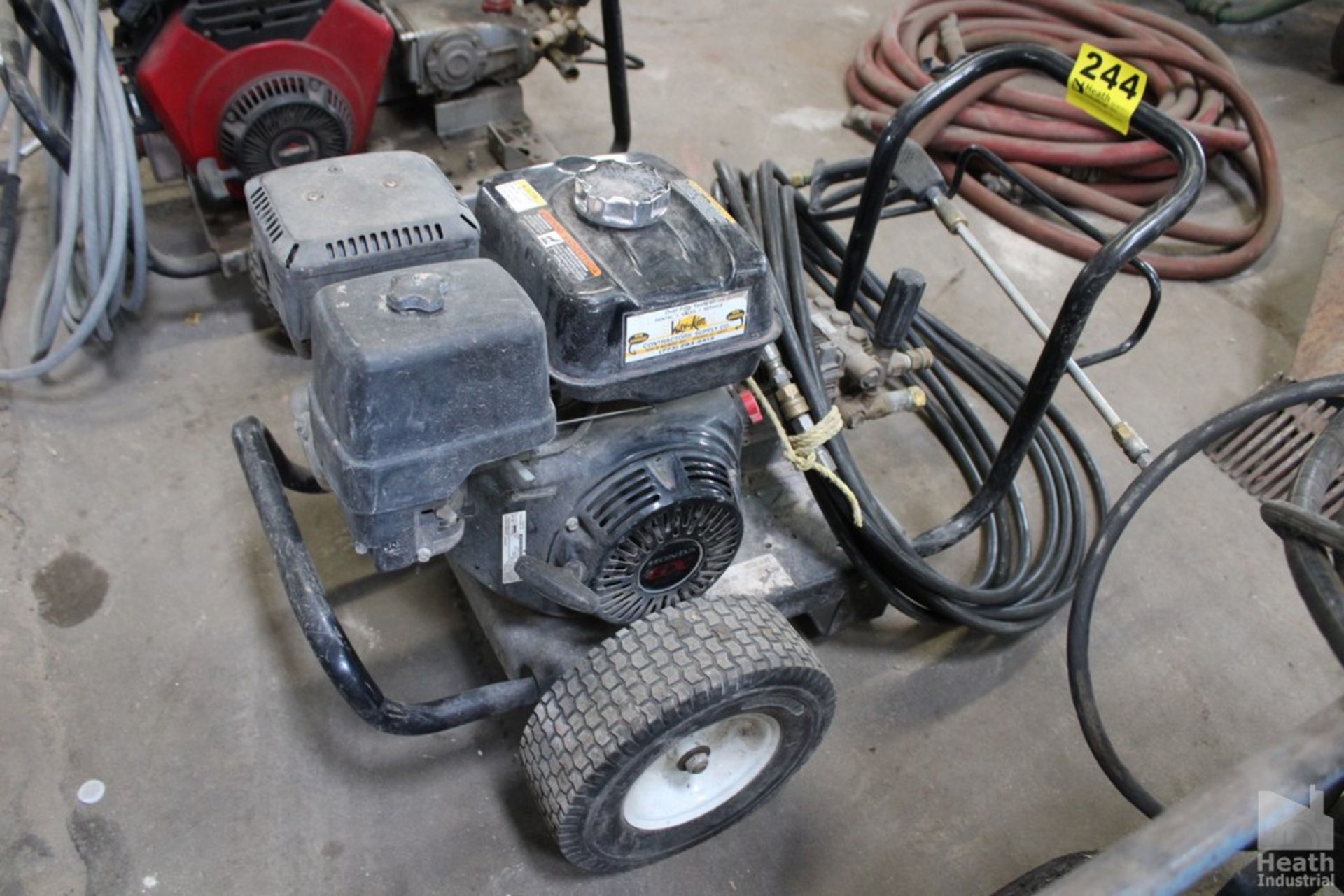 MI-T-M 3500PSI PRESSURE WASHER WITH HONDA ENGINE - Image 2 of 4