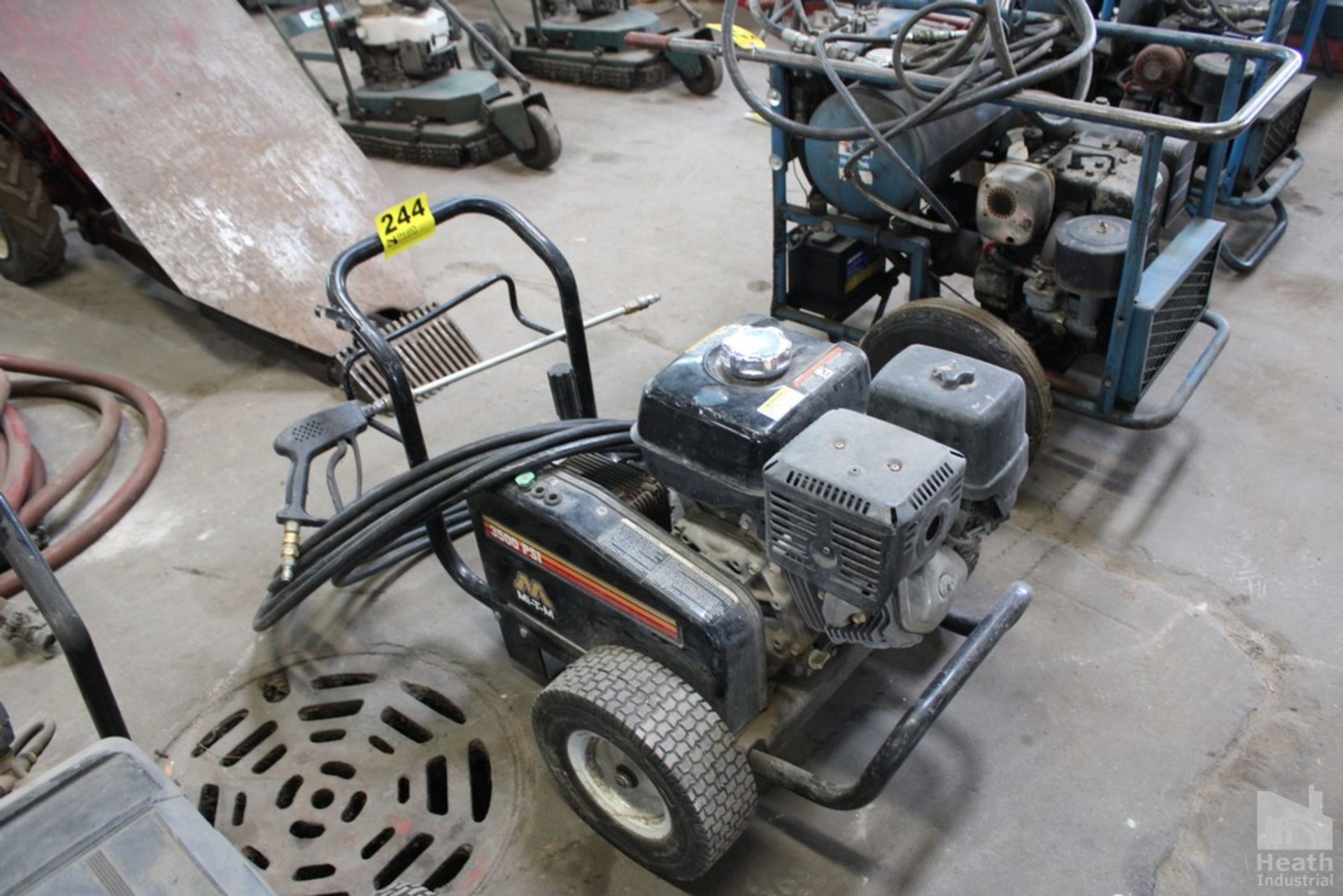 MI-T-M 3500PSI PRESSURE WASHER WITH HONDA ENGINE