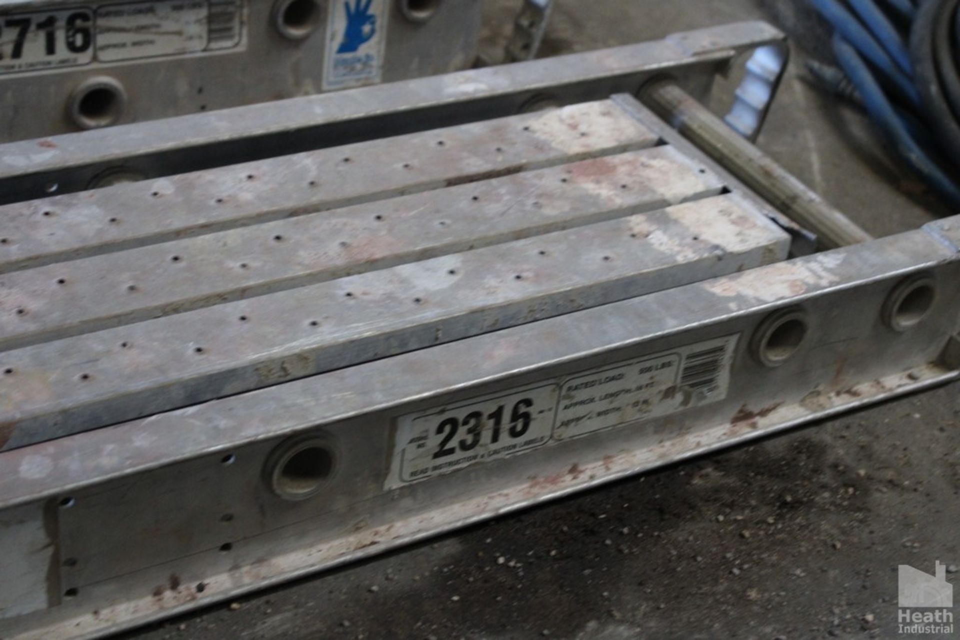 SECTION OF WERNER ALUMINUM SCAFFOLDING,, MODEL 2716 27" WIDE, 16FT. LONG - Image 2 of 2