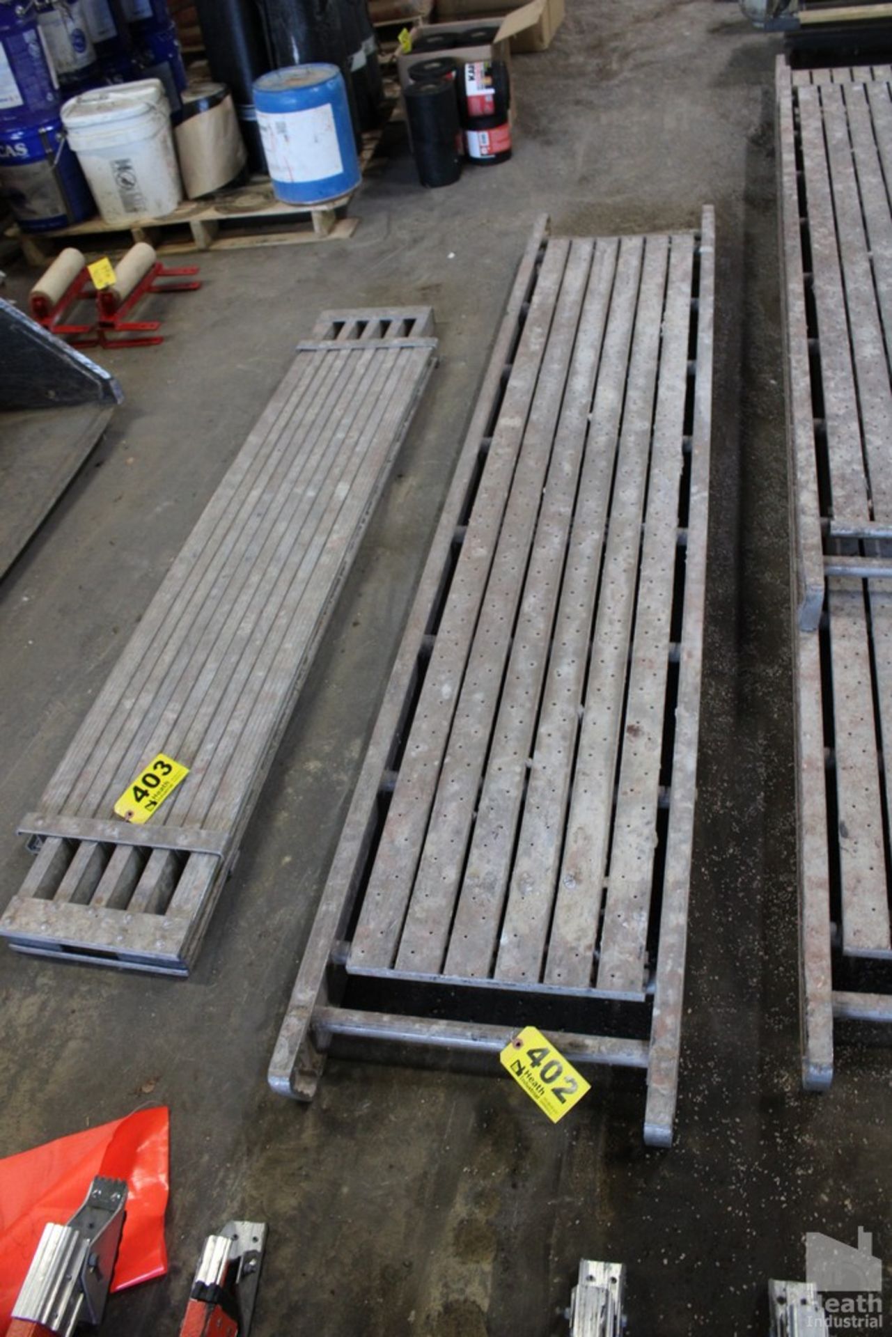 SECTION OF WERNER ALUMINUM SCAFFOLDING, 20" WIDE, 8FT. LONG