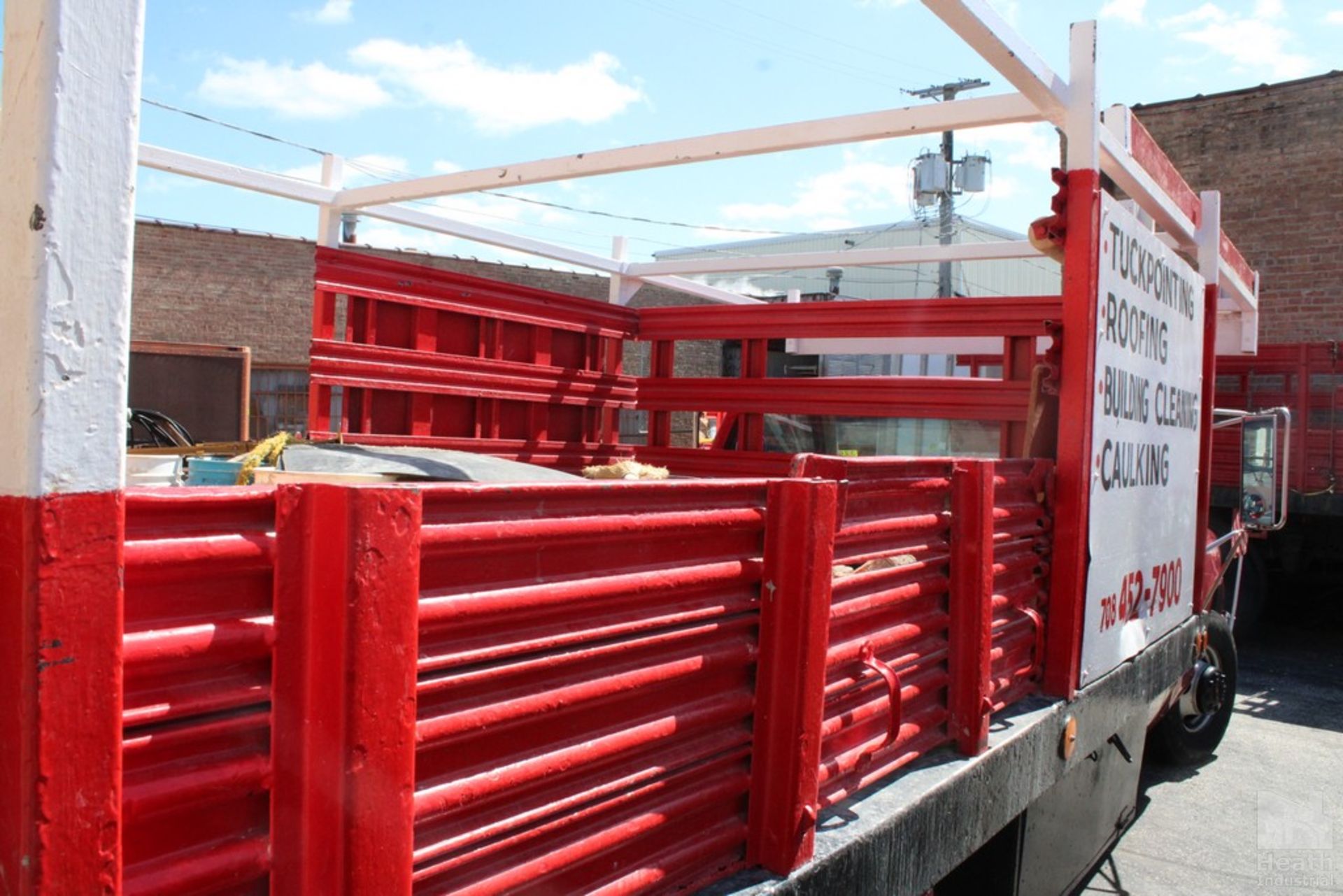 1991 GMC MODEL 3500 STAKE TRUCK, VIN: 1GDJC34K6ME507692, 12' STEEL DECK WITH REMOVABLE GUARDS, - Image 3 of 7