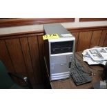 HP DESKTOP COMPUTER WITH KEYBOARD