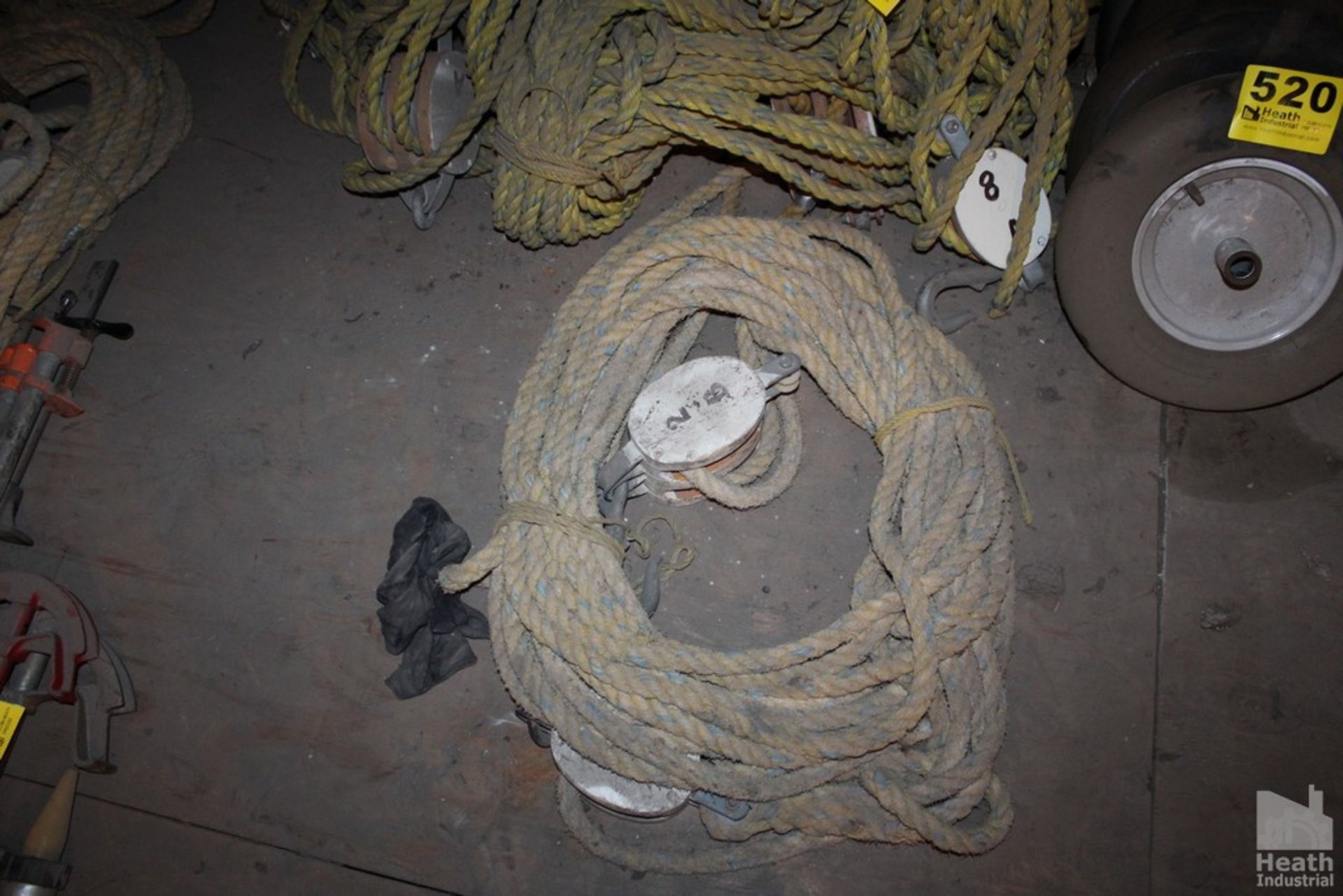 LARGE QUANTITY OF ROPE WITH BLOCK AND TACKLE - Image 2 of 4