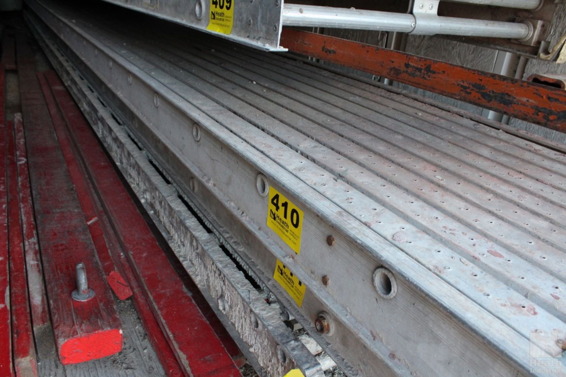 SECTION OF ALUMINUM SCAFFOLDING, 28" WIDE, 24FT. LONG