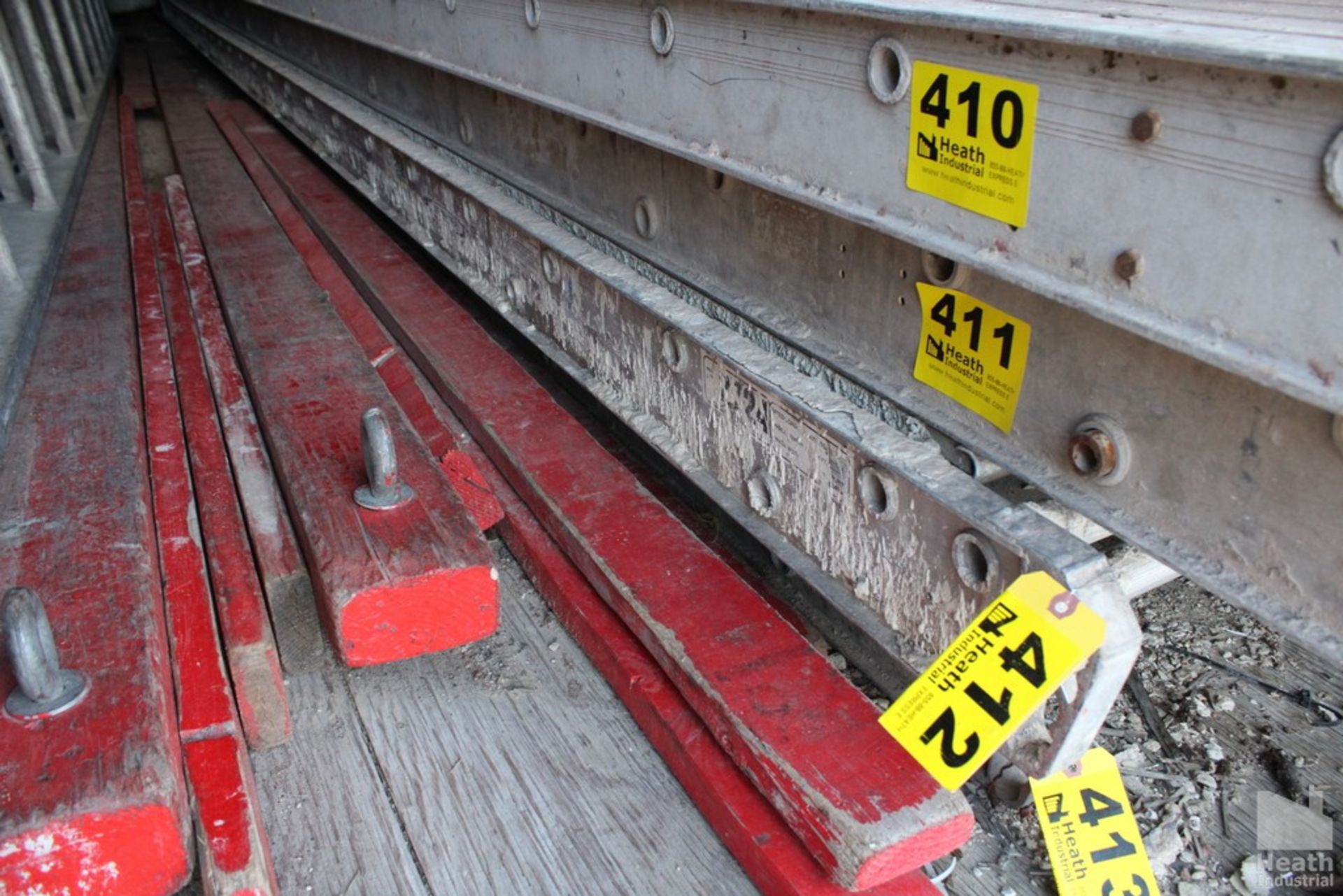 SECTION OF ALUMINUM SCAFFOLDING, 28" WIDE, 24FT. LONG