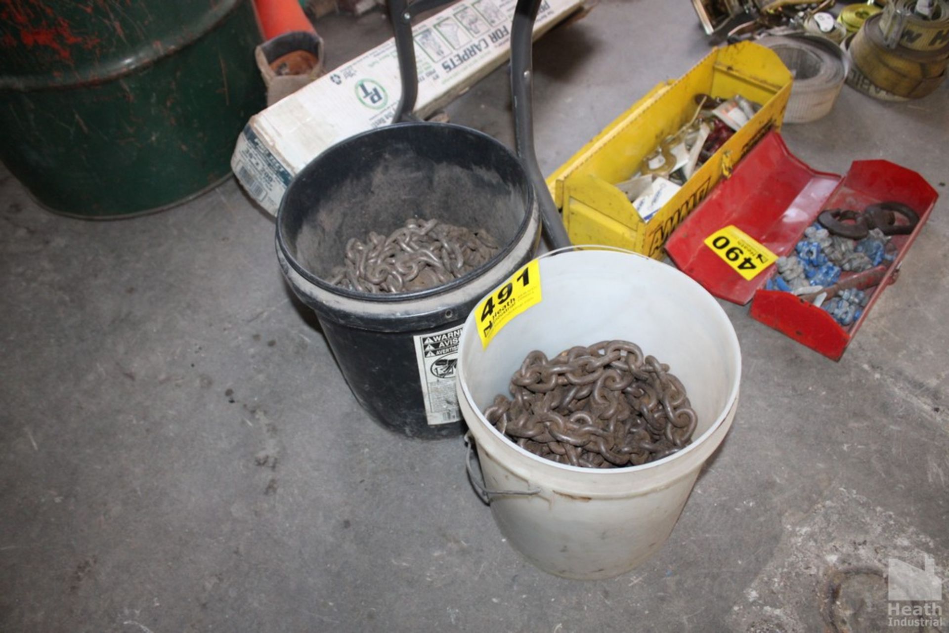 CHAIN IN TWO BUCKETS