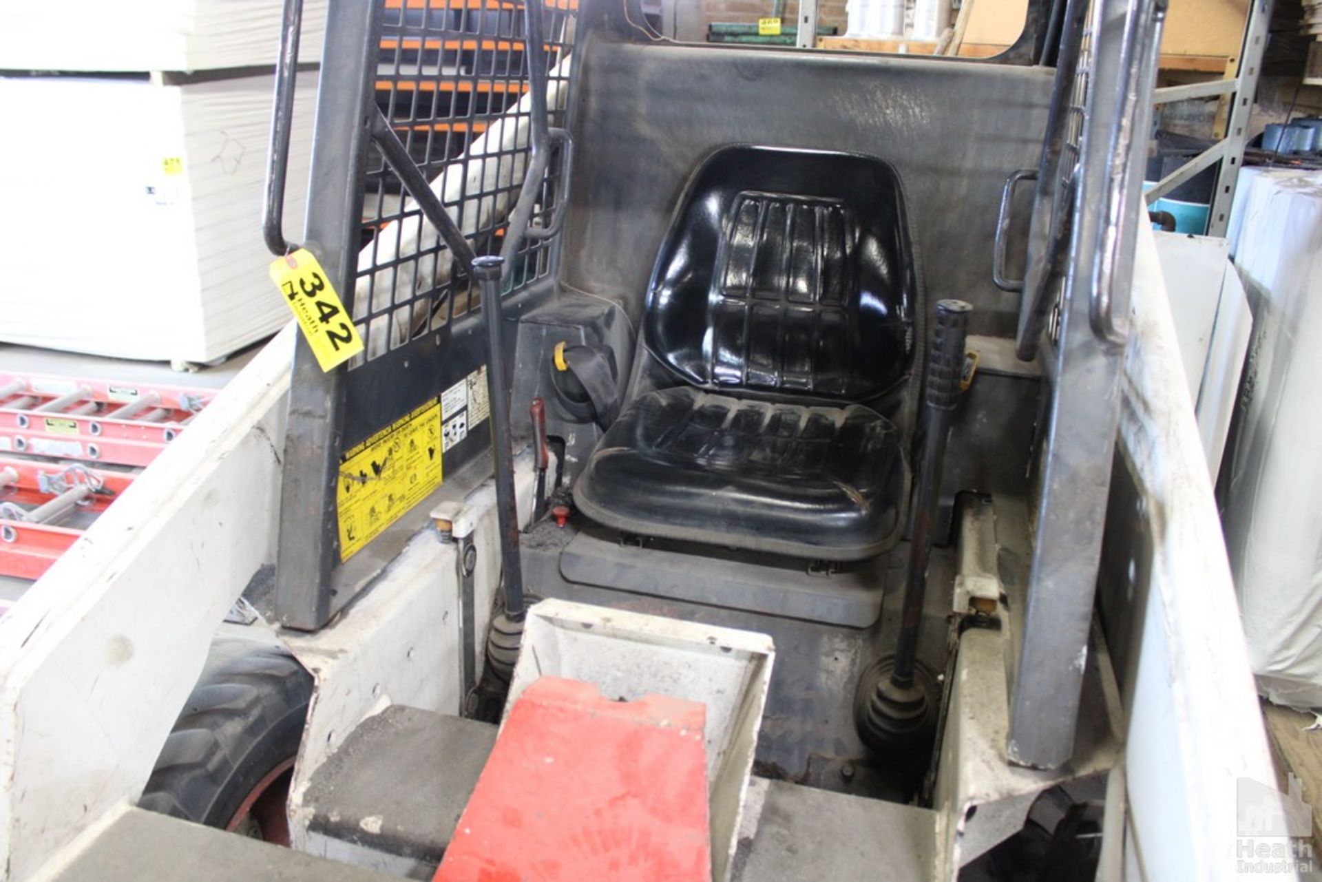 BOBCAT MODEL 743 SKID STEER LOADER, S/N 50194953, WITH 60" BUCKET, AUX. HYDRAULICS, FOAM FILLED - Image 6 of 10