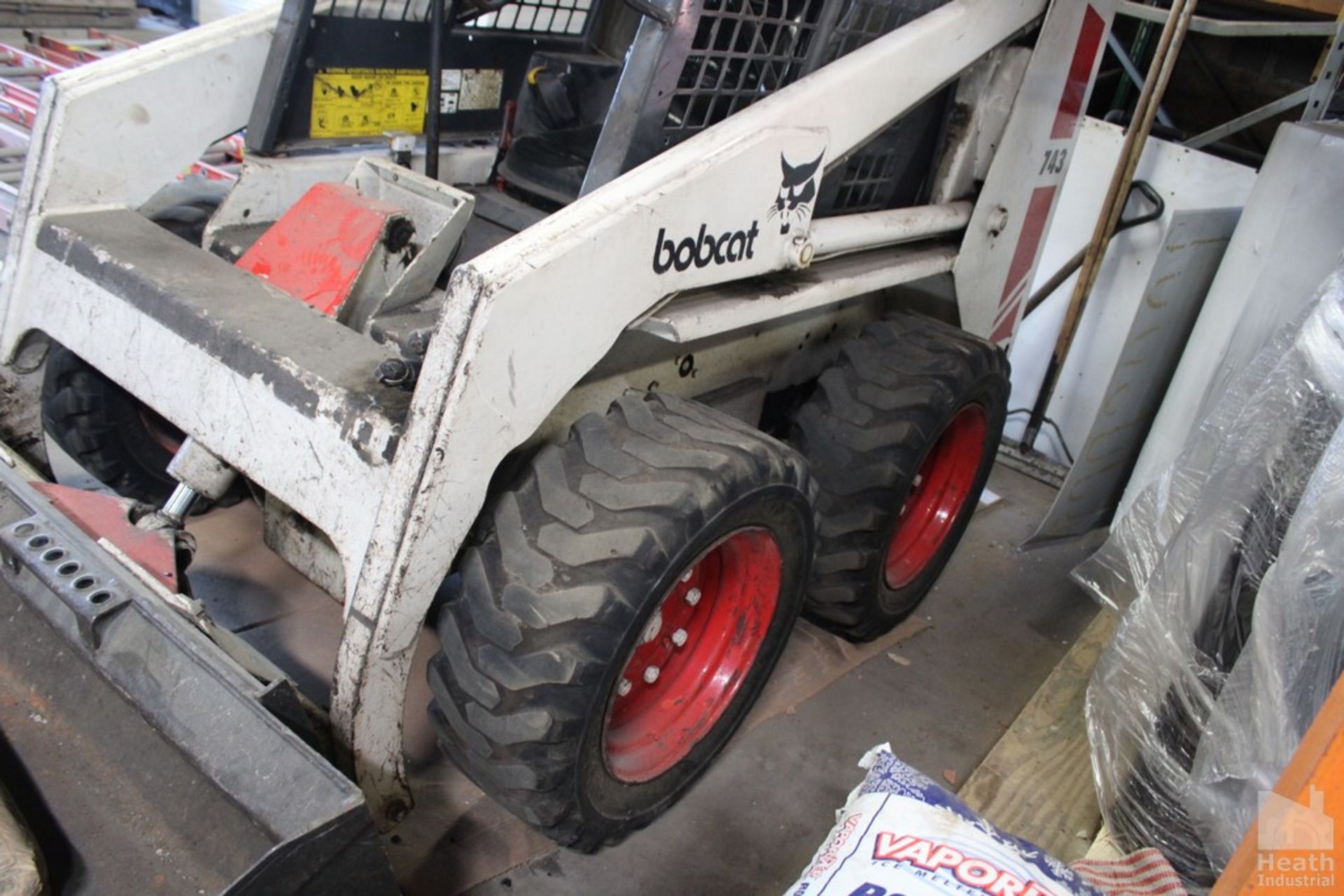 BOBCAT MODEL 743 SKID STEER LOADER, S/N 50194953, WITH 60â€ BUCKET, AUX. HYDRAULICS, FOAM FILLED - Image 4 of 10