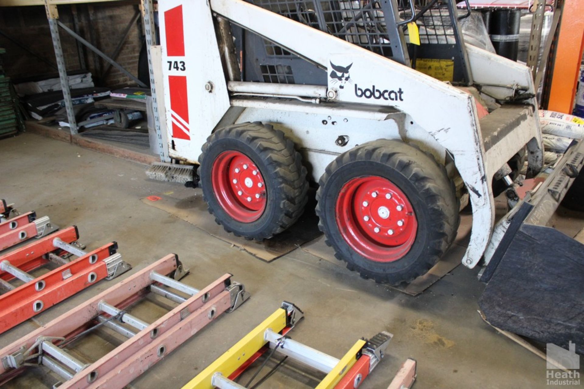 BOBCAT MODEL 743 SKID STEER LOADER, S/N 50194953, WITH 60â€ BUCKET, AUX. HYDRAULICS, FOAM FILLED - Image 3 of 10