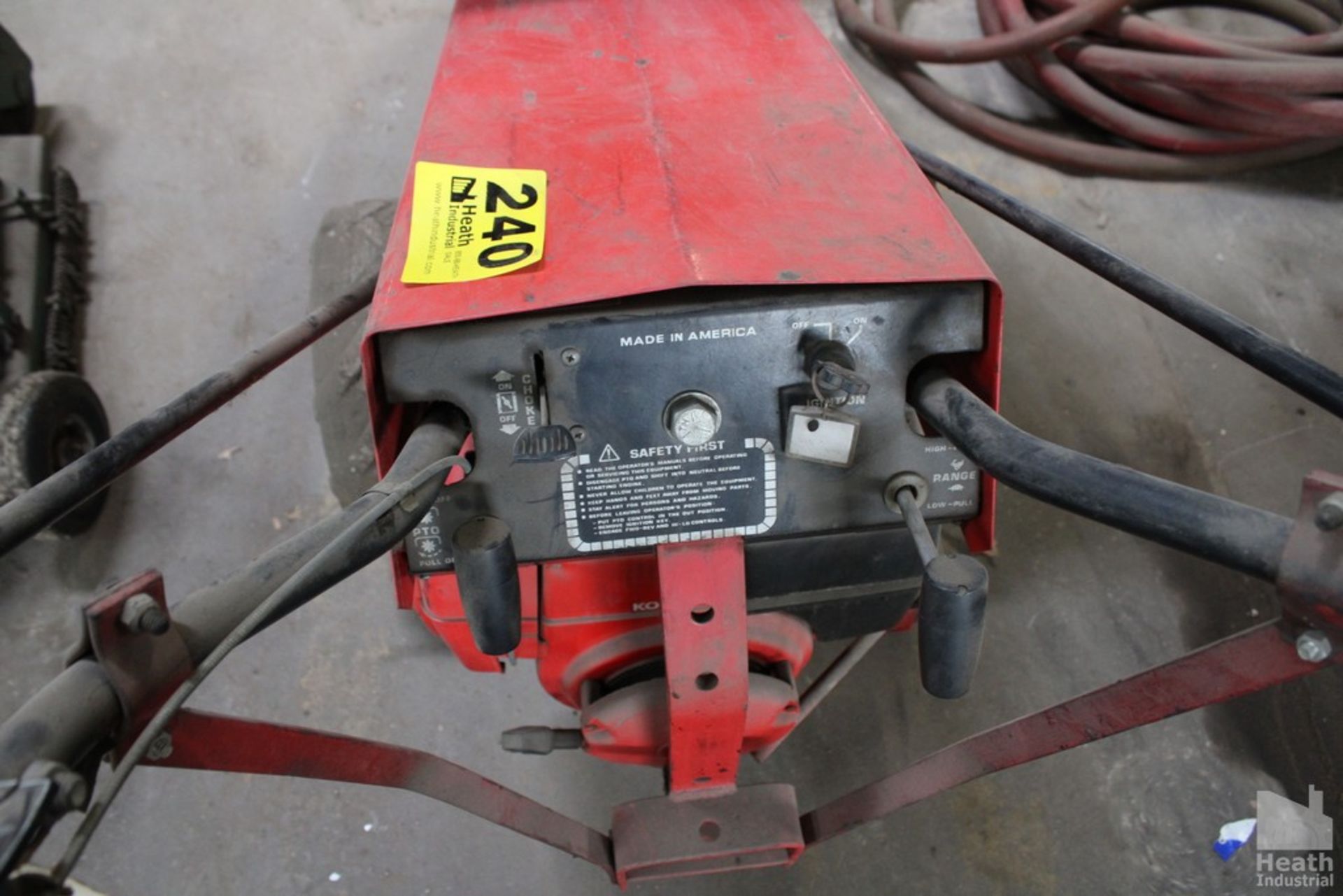 GRAVELY GAS POWER TEAR OFF MACHINE WITH KOHLER 8HP ENGINE - Image 4 of 6