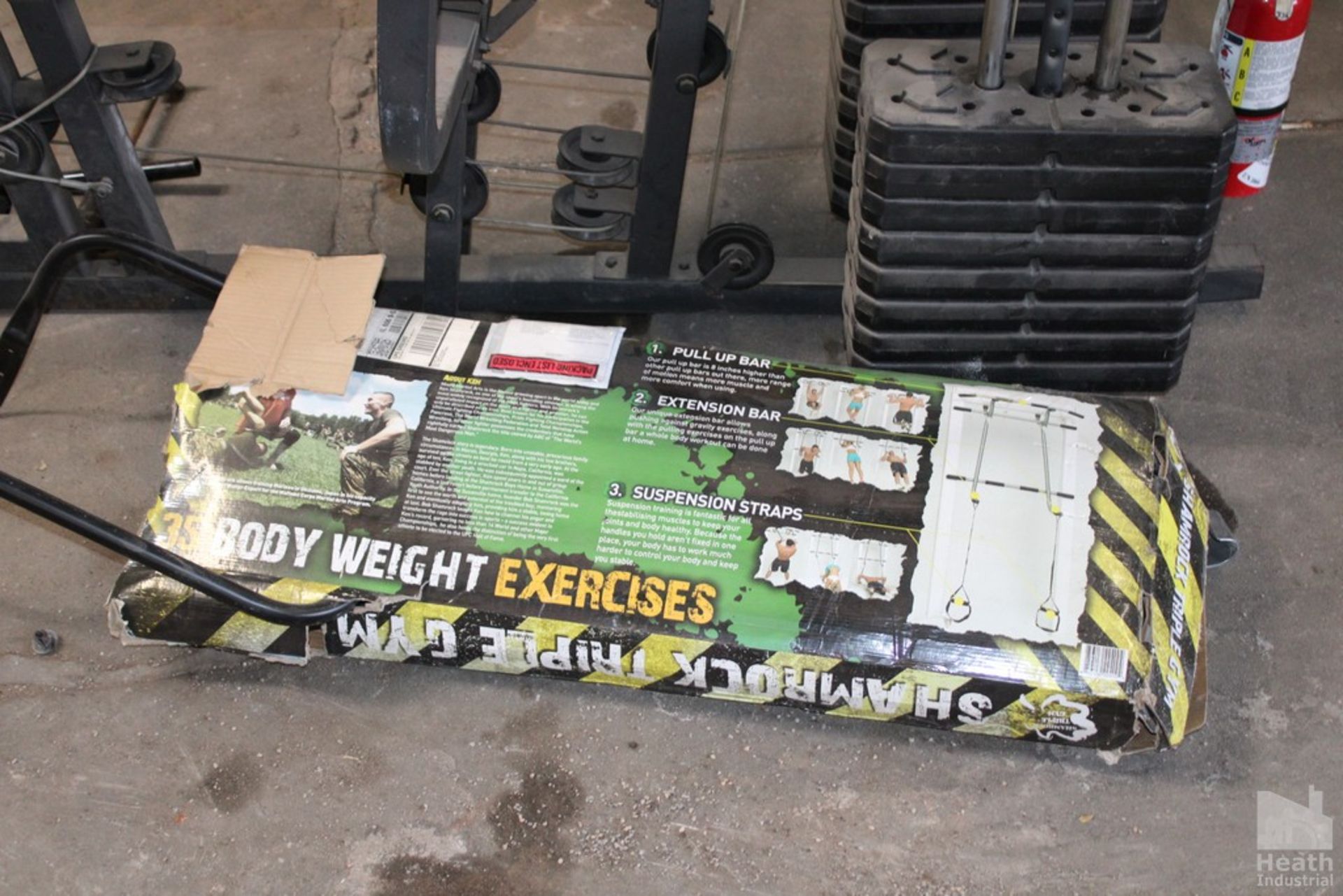 EXERCISE EQUIPMENT, WEIGHT STATION AND DOOR APPARATUS - Image 3 of 5