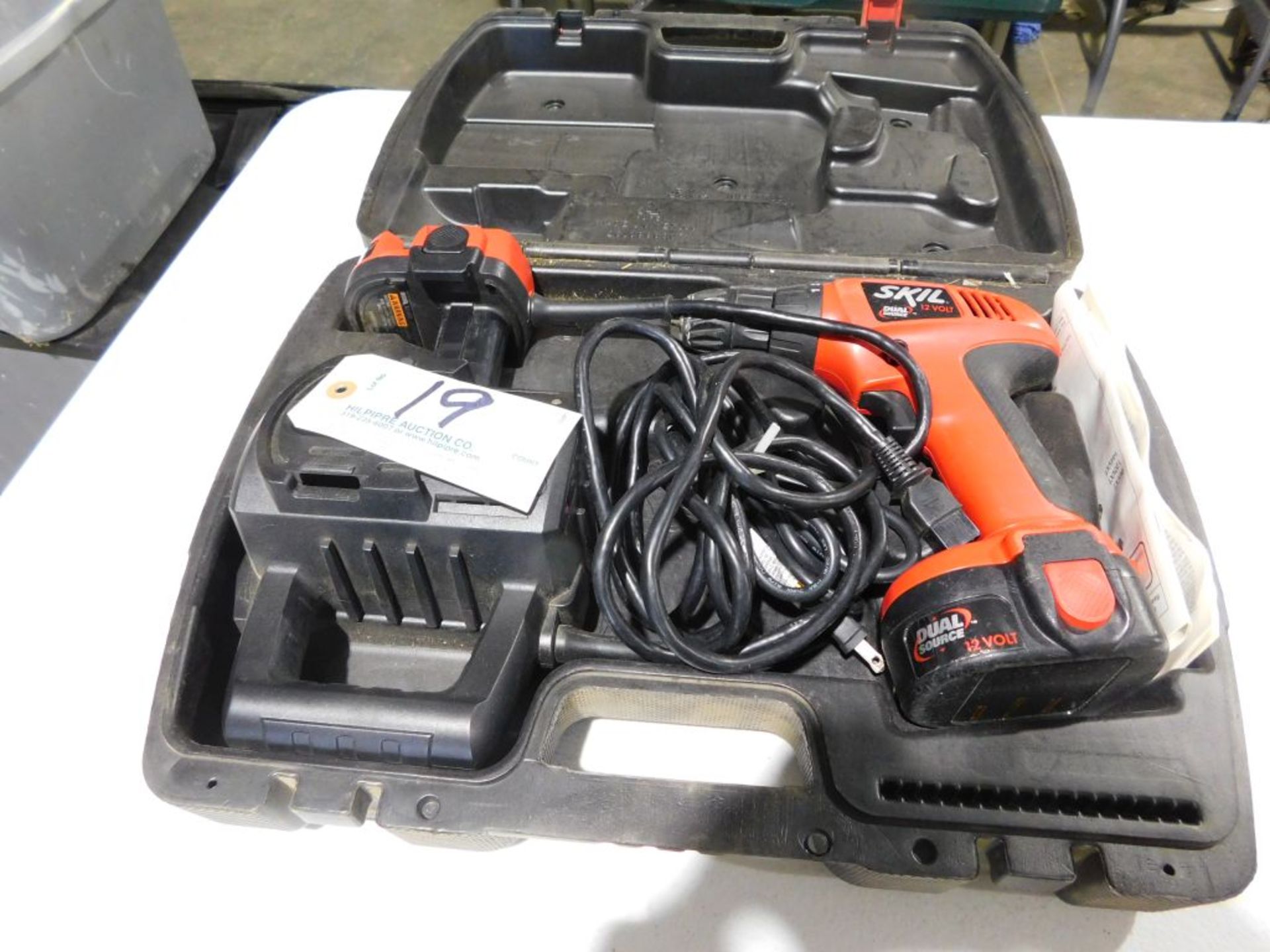 Skil electric drill, 12 v. (Located at and to be picked up at: 2862 Wagner Rd., Waterloo, IA)