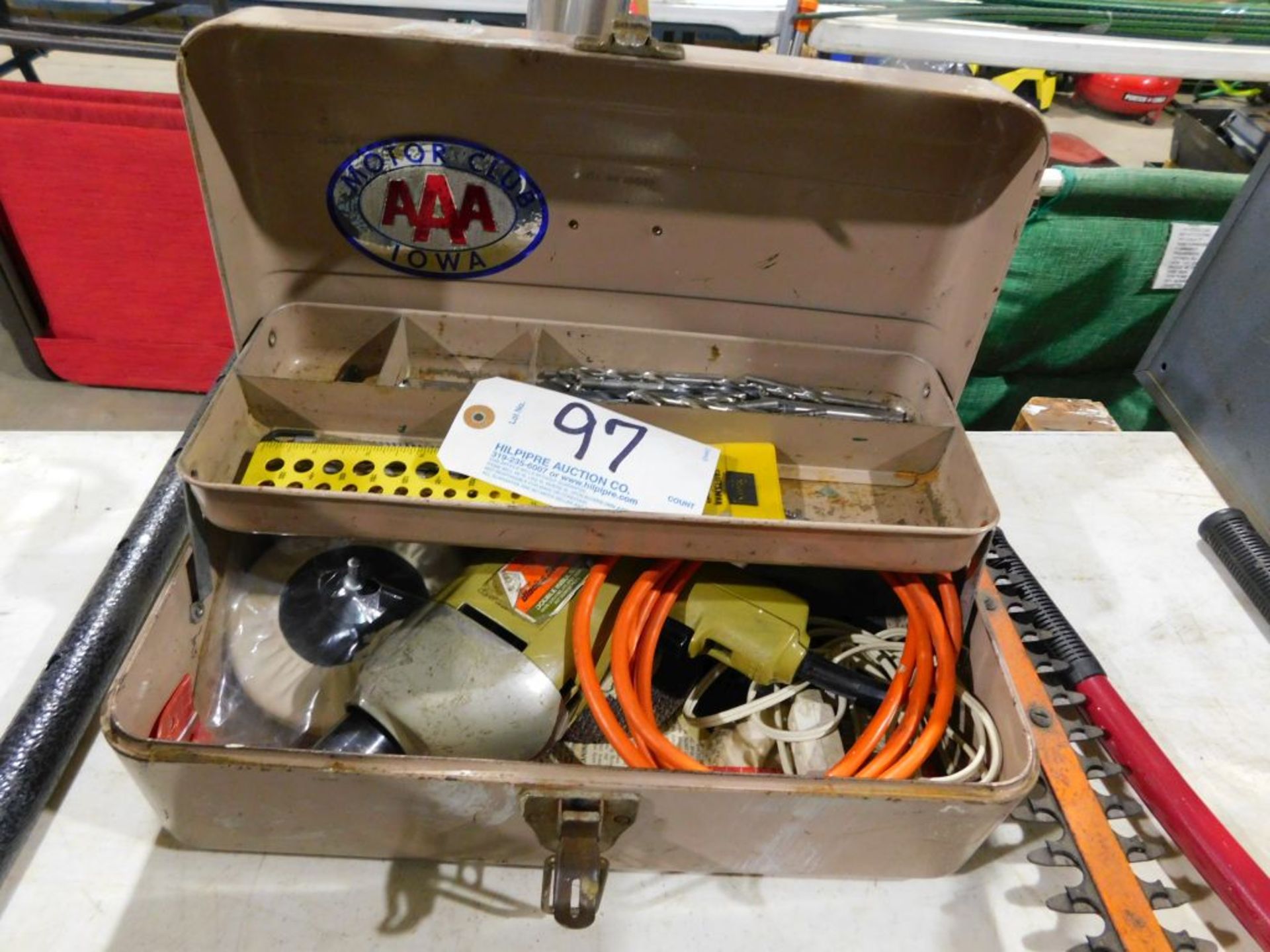 Tool box and contents. (Located at and to be picked up at: 2862 Wagner Rd., Waterloo, IA)