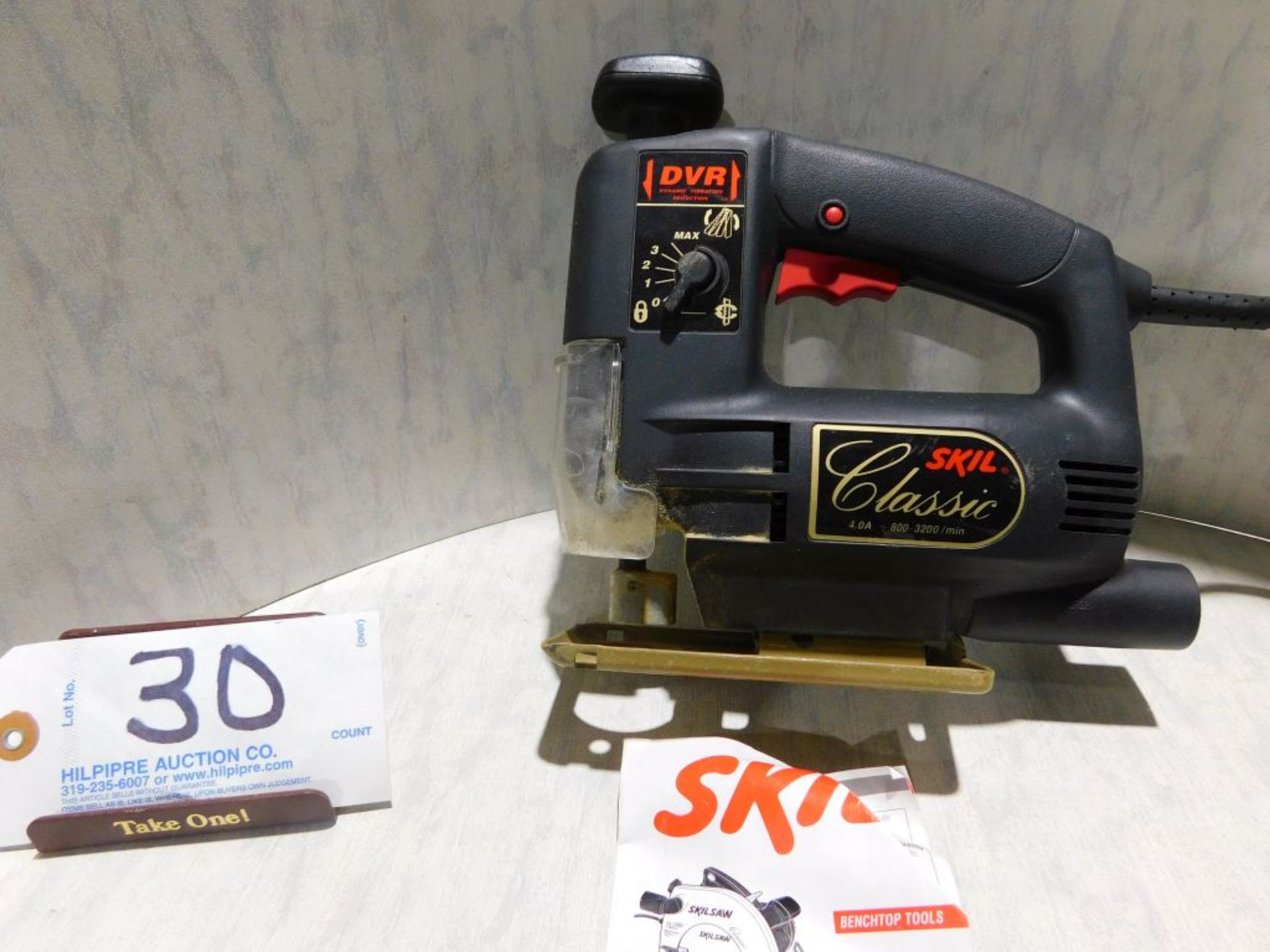 Skil Classic sabre saw DVA 40A,, electric. (Located at and to be picked up at: 2862 Wagner Rd.,