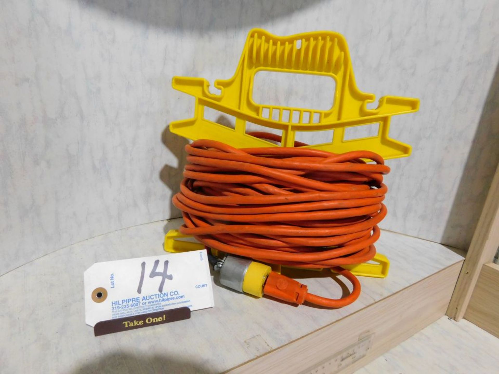 Reel drop cord. (Located at and to be picked up at: 2862 Wagner Rd., Waterloo, IA)