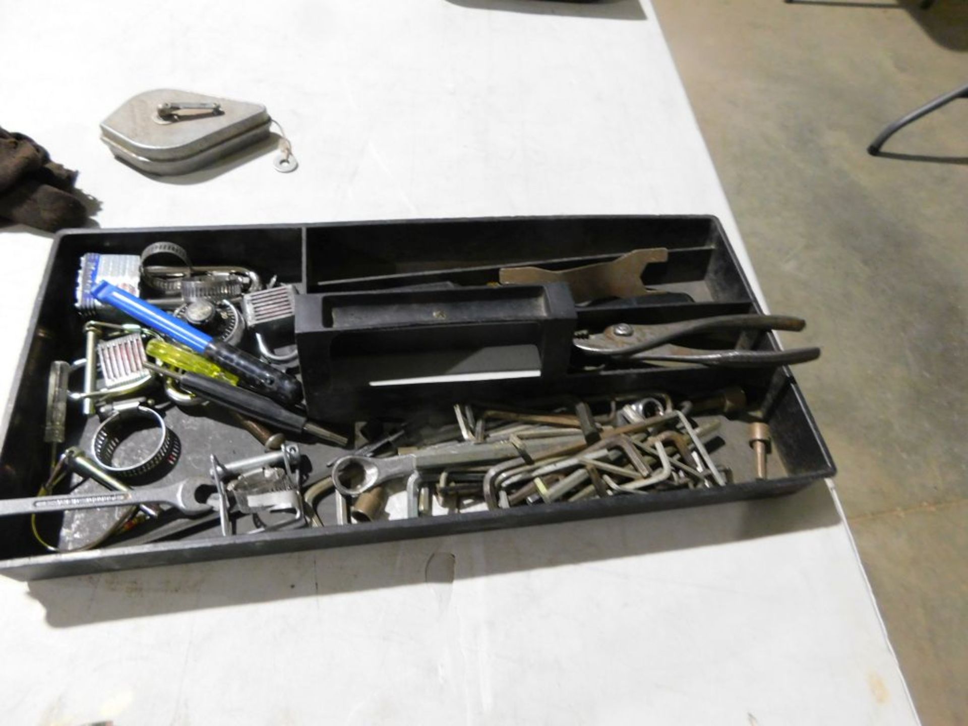 Various tools: hammers, many others. (Located at and to be picked up at: 2862 Wagner Rd., - Bild 3 aus 3