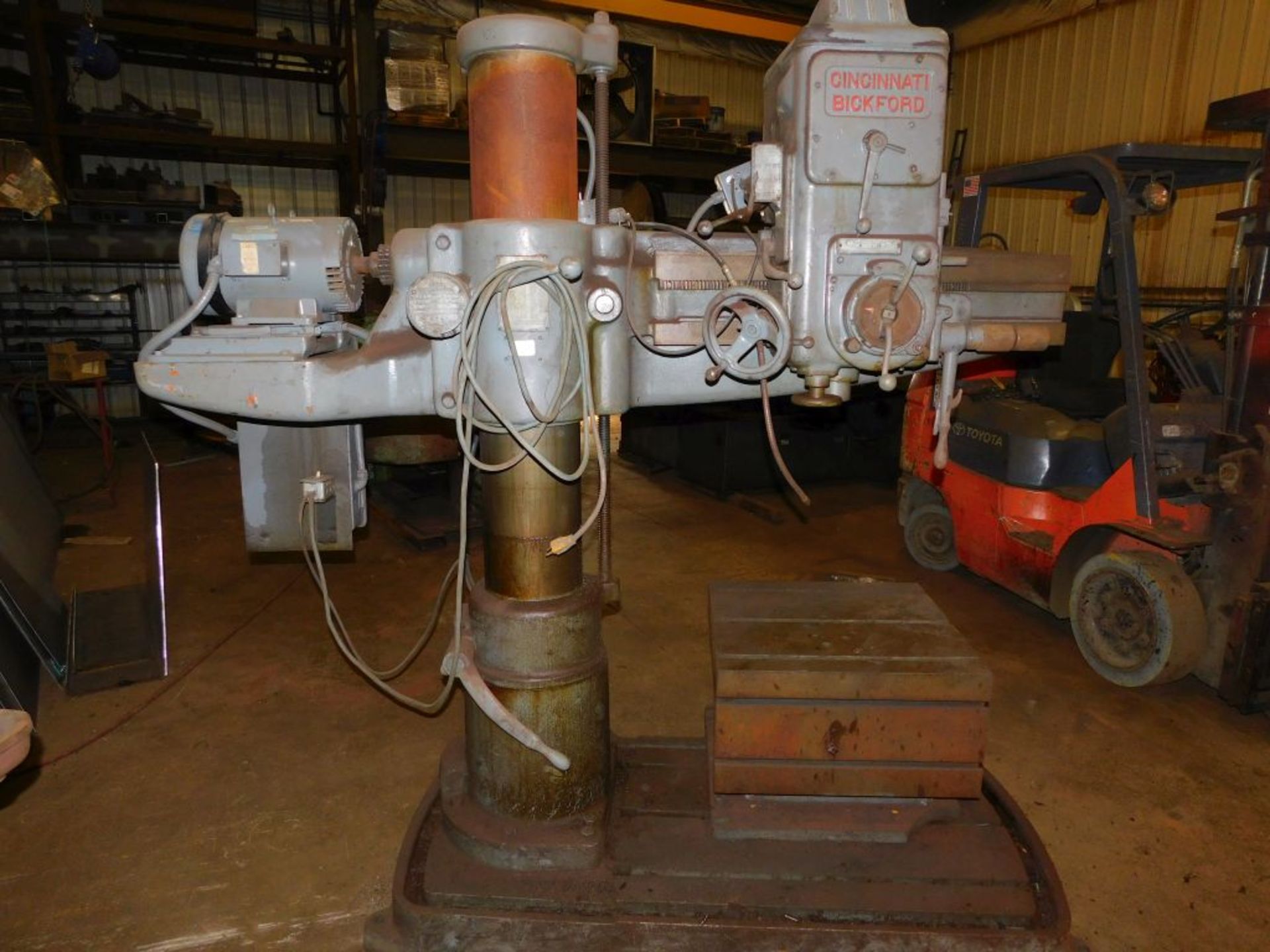 Cincinnati Bickford radial arm saw, 4' arm, 10" col., 2 x 24" table. (LOCATED AT and to be picked up