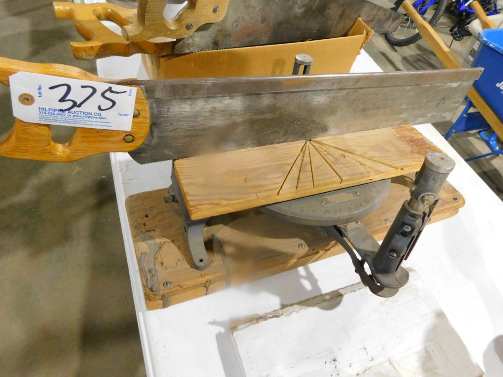 Mitre saw. (Located at and to be picked up at: 2862 Wagner Rd., Waterloo, IA)