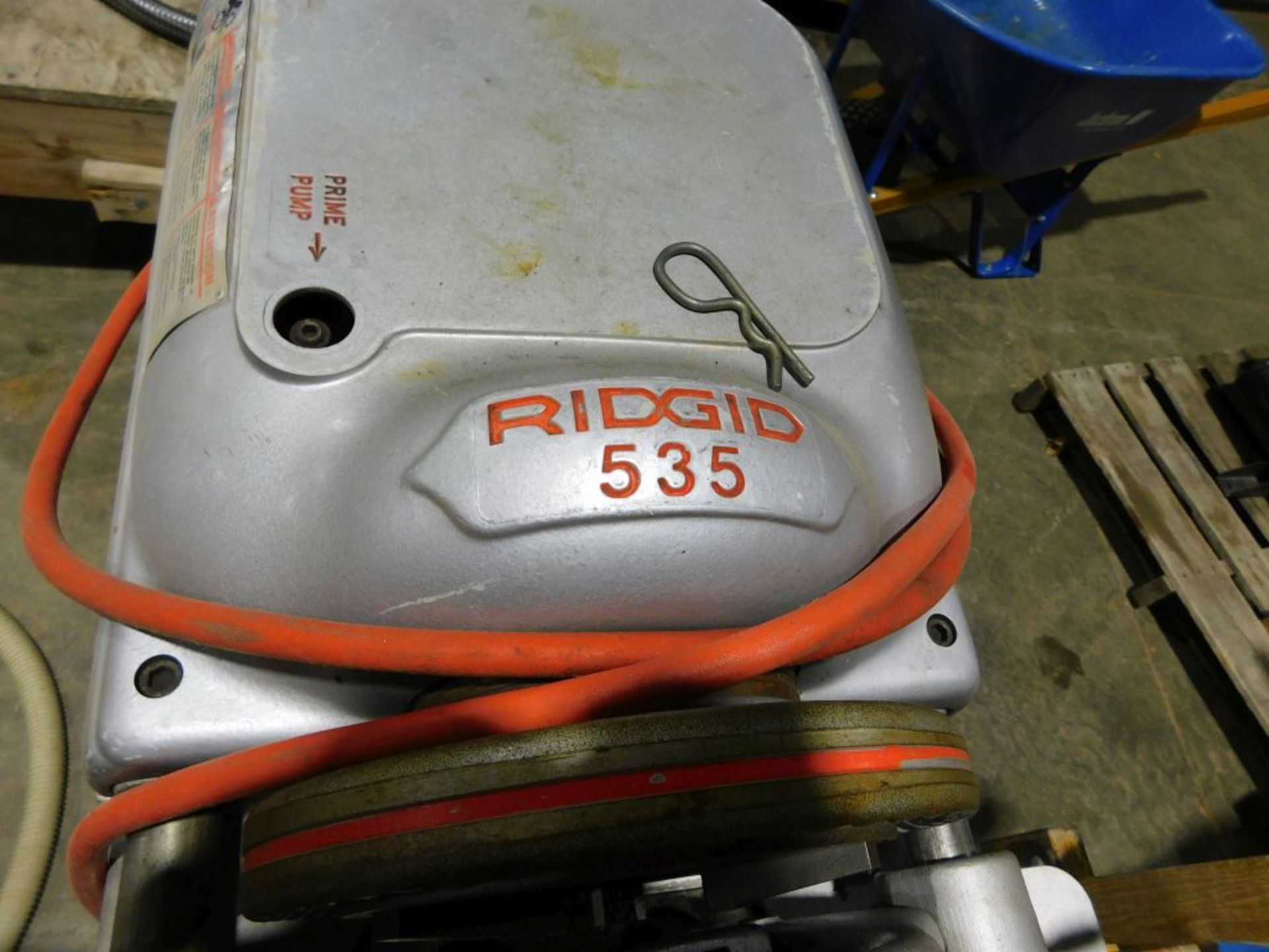 Ridgid pipe threader 535, (clean!) (Located at and to be picked up at: 2862 Wagner Rd., Waterloo, - Image 2 of 2