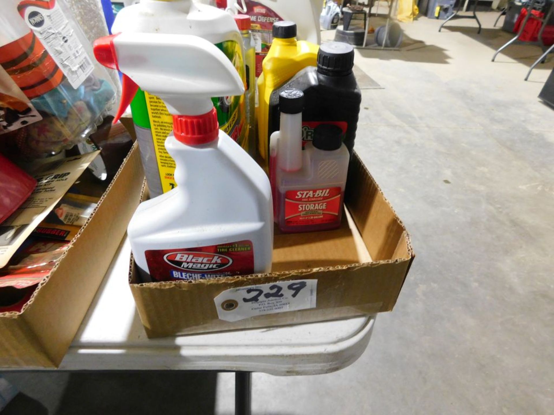 Car washer, motor oil. (Located at and to be picked up at: 2862 Wagner Rd., Waterloo, IA)