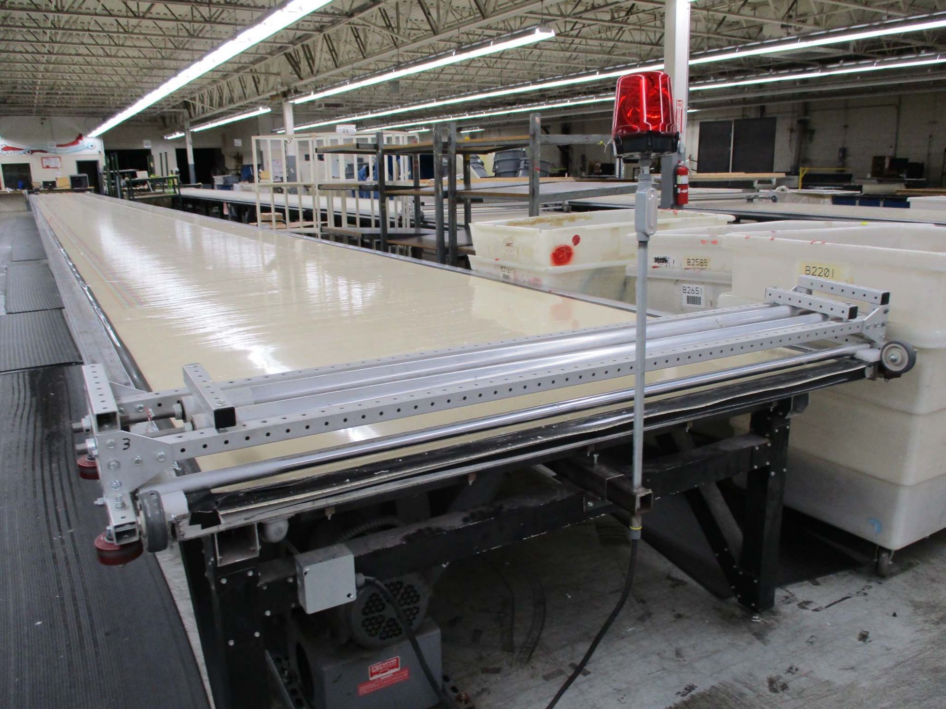 Custom made by Gerber, - Self Contained Vacuum Cutting Table - 109ft long x 6ft wide Vacuum Cutting - Image 13 of 17