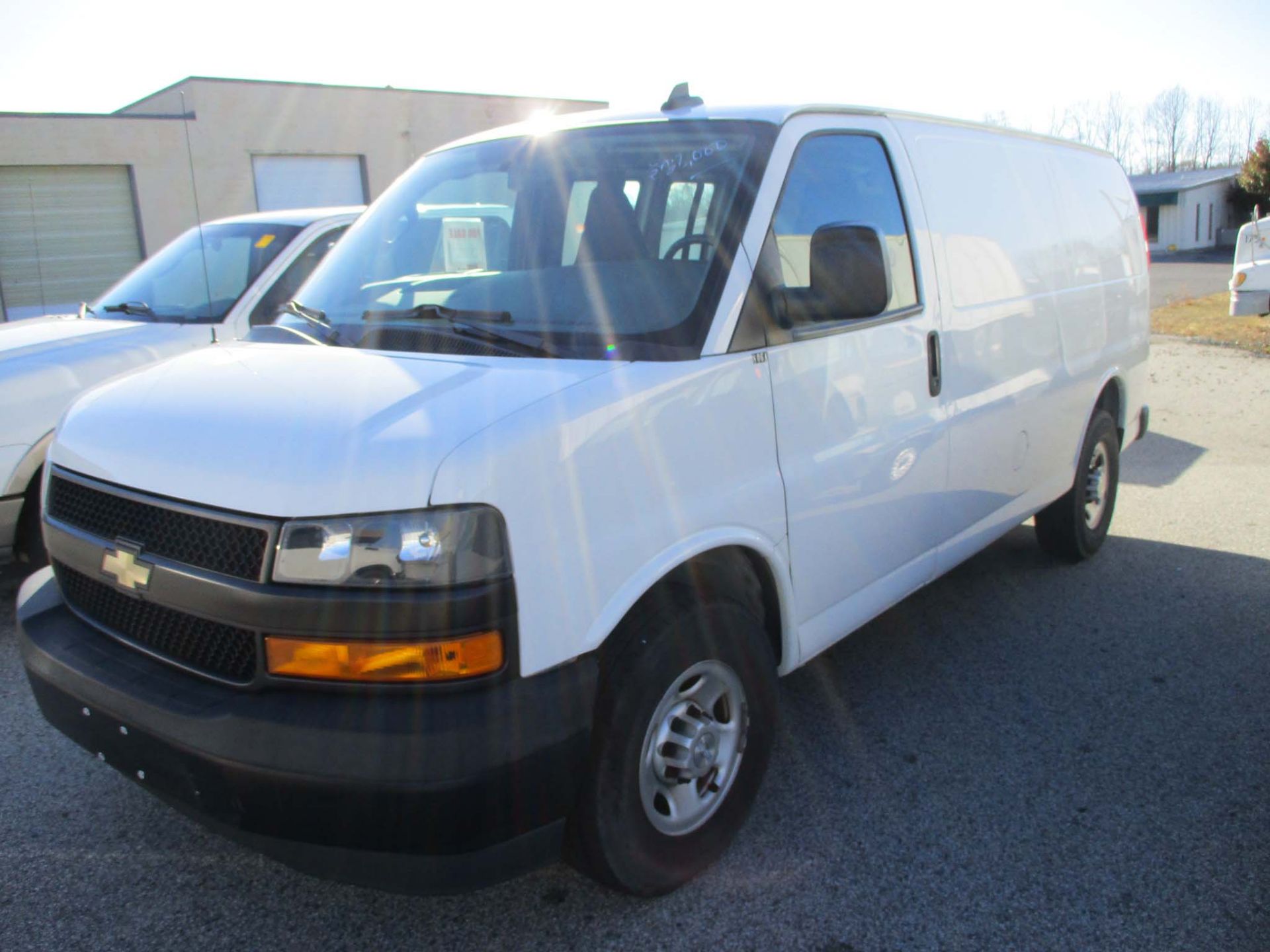 2019 Chevrolet Express G2 Van - Image 3 of 31