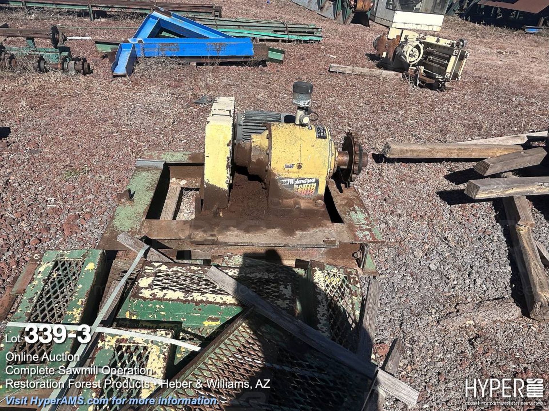 Lot: Conveyor parts, gearboxes, control cabinets - Image 3 of 7