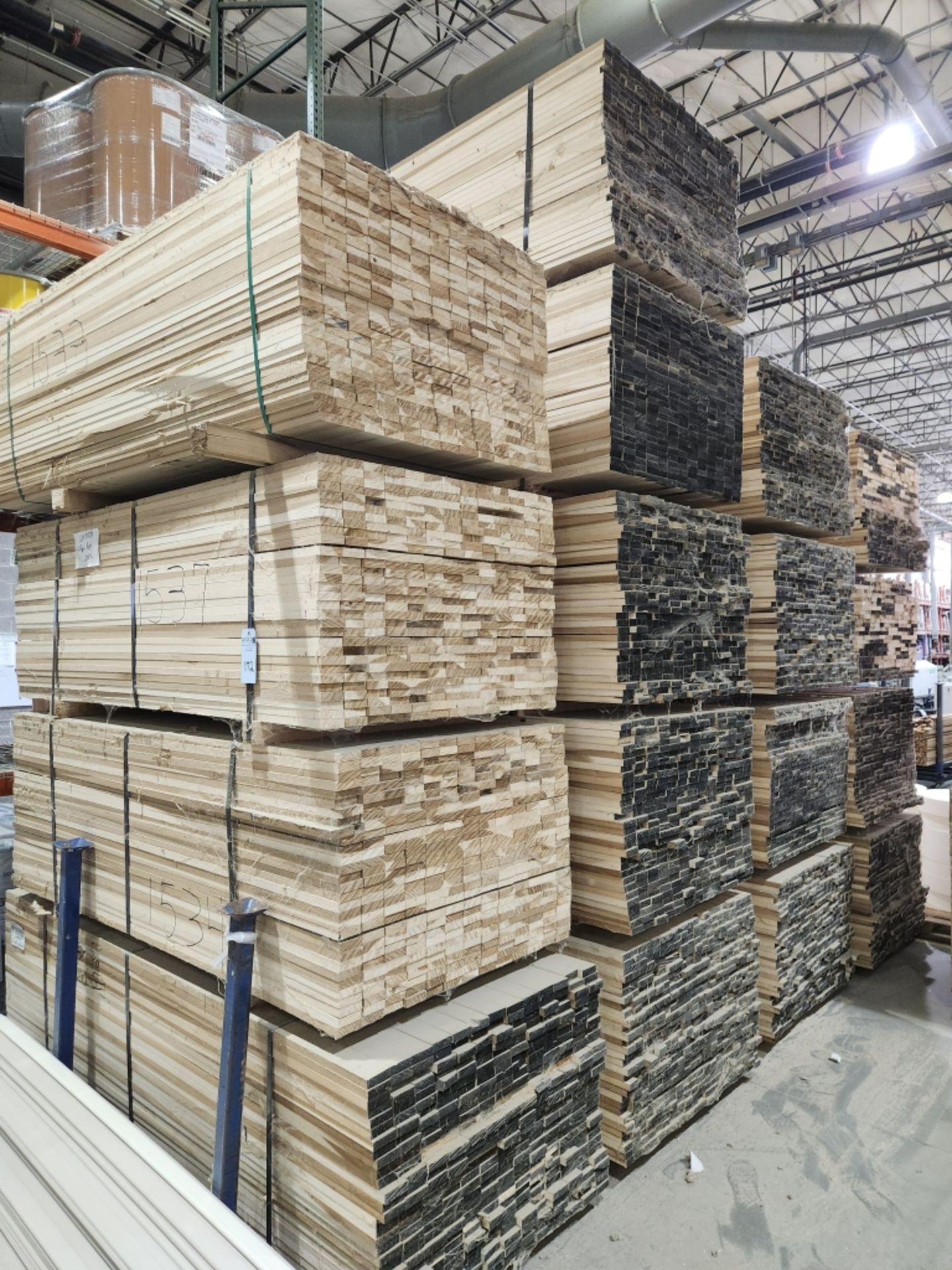 Poplar lumber - approximately 1190 board feet on (17) pallets: (4035) pcs of 4/4 x 2" x 8', (1170) p